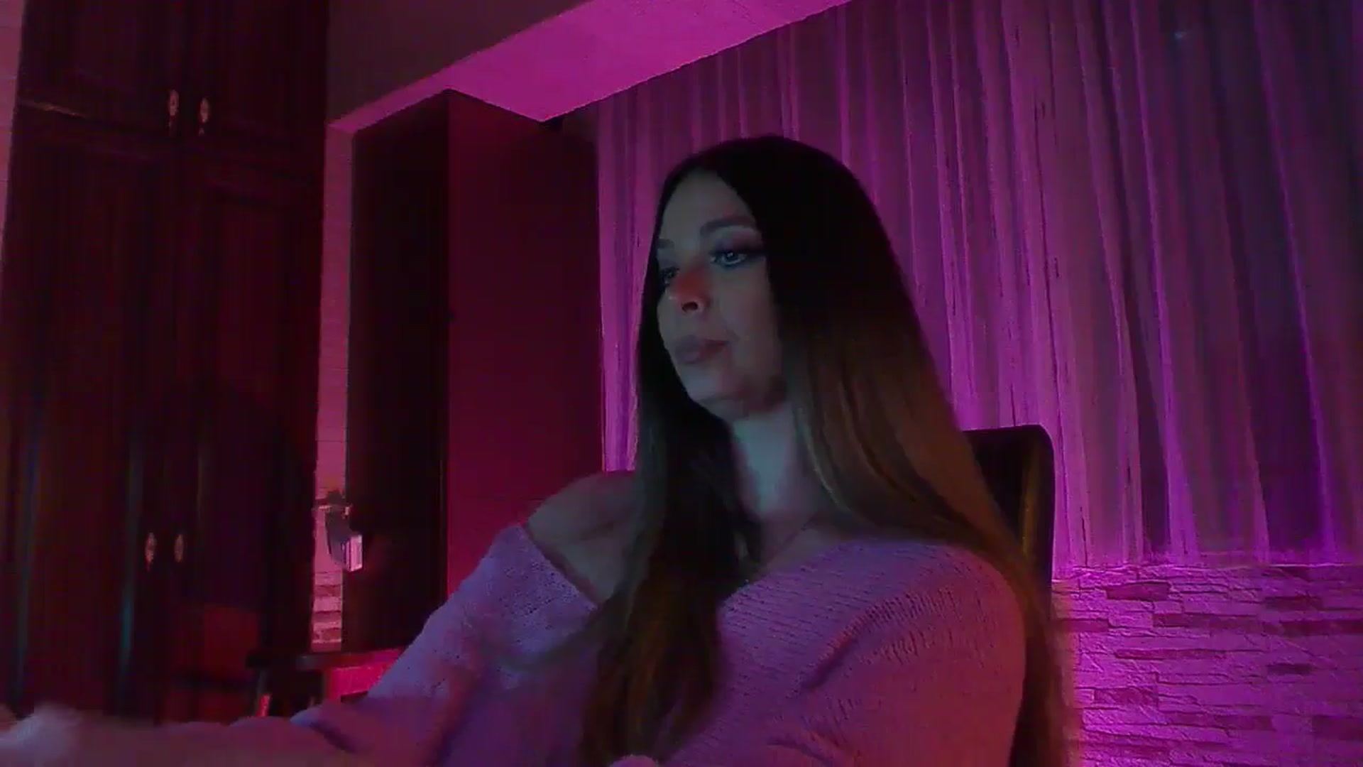 Gallery image thumbnail from No_bo_dy's myfreecams stream on, 04/06/2025, 04:03 image 2 of 20