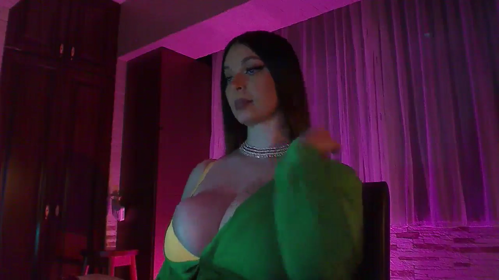 Gallery image thumbnail from No_bo_dy's myfreecams stream on, 04/06/2025, 23:30 image 19 of 20