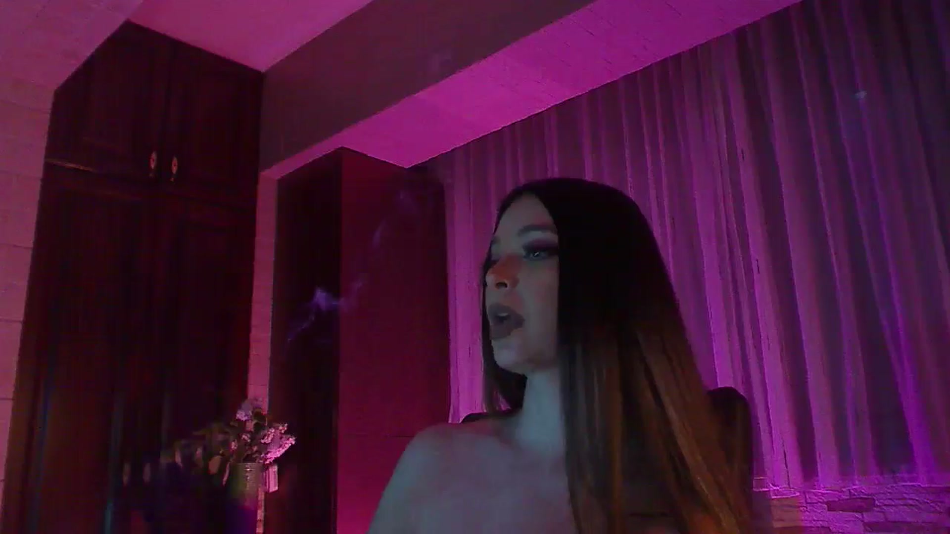 Gallery image thumbnail from No_bo_dy's myfreecams stream on, 04/13/2025, 03:38 image 9 of 20