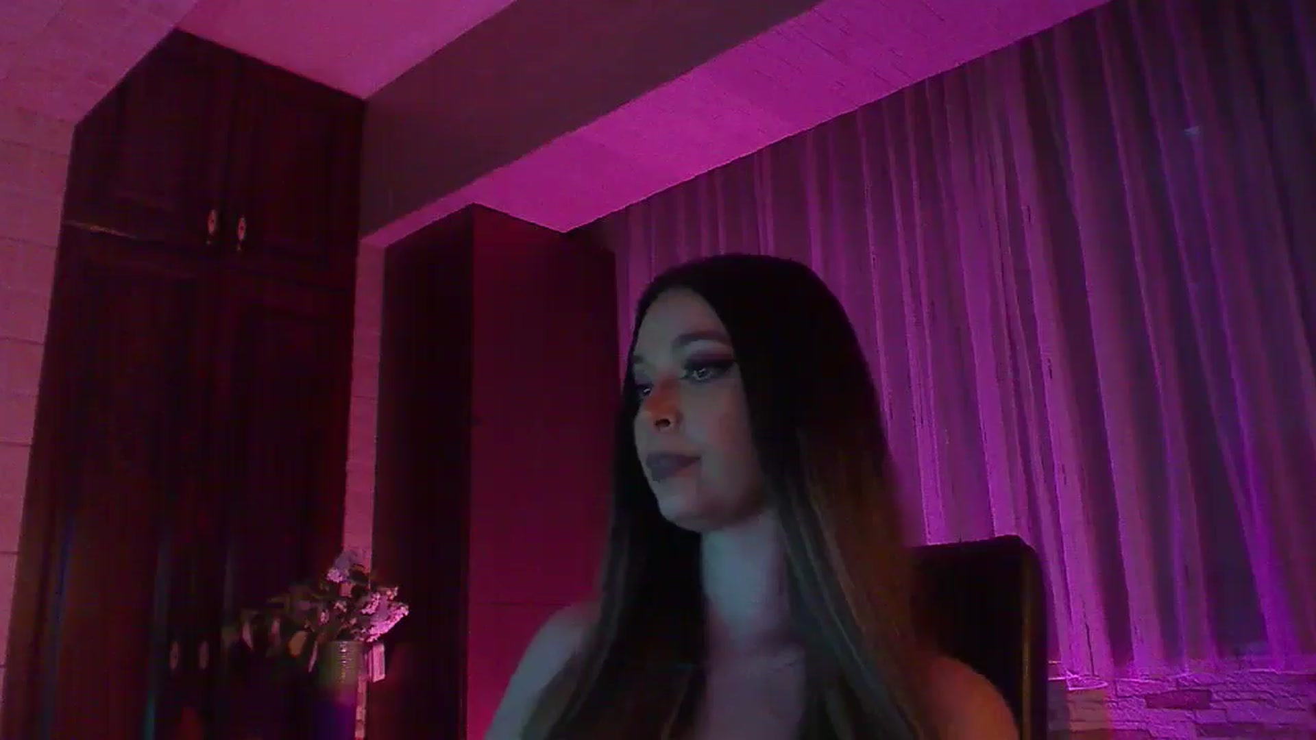 Gallery image thumbnail from No_bo_dy's myfreecams stream on, 04/13/2025, 03:38 image 2 of 20
