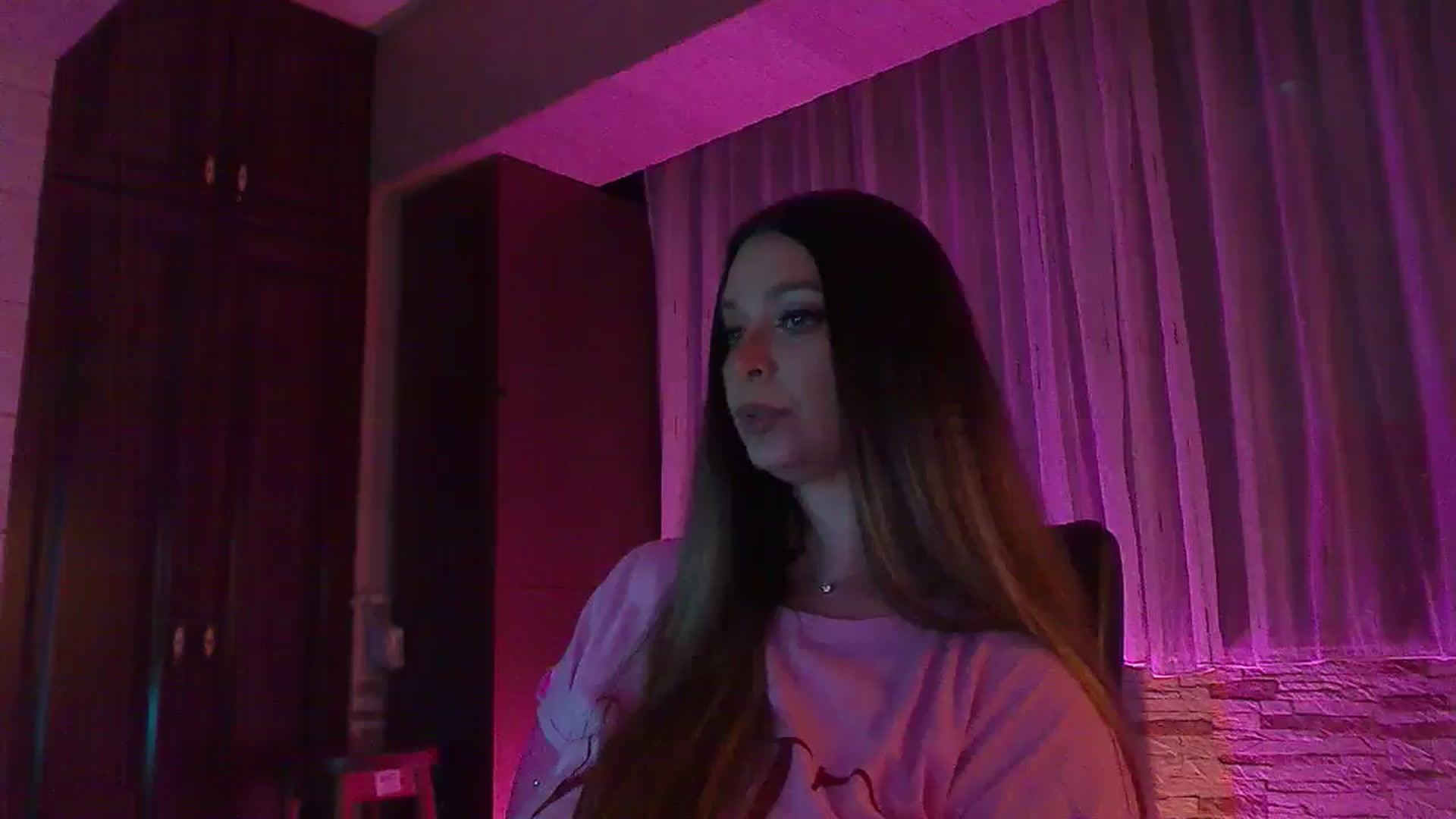 Gallery image thumbnail from No_bo_dy's myfreecams stream on, 04/25/2025, 23:38 image 15 of 20