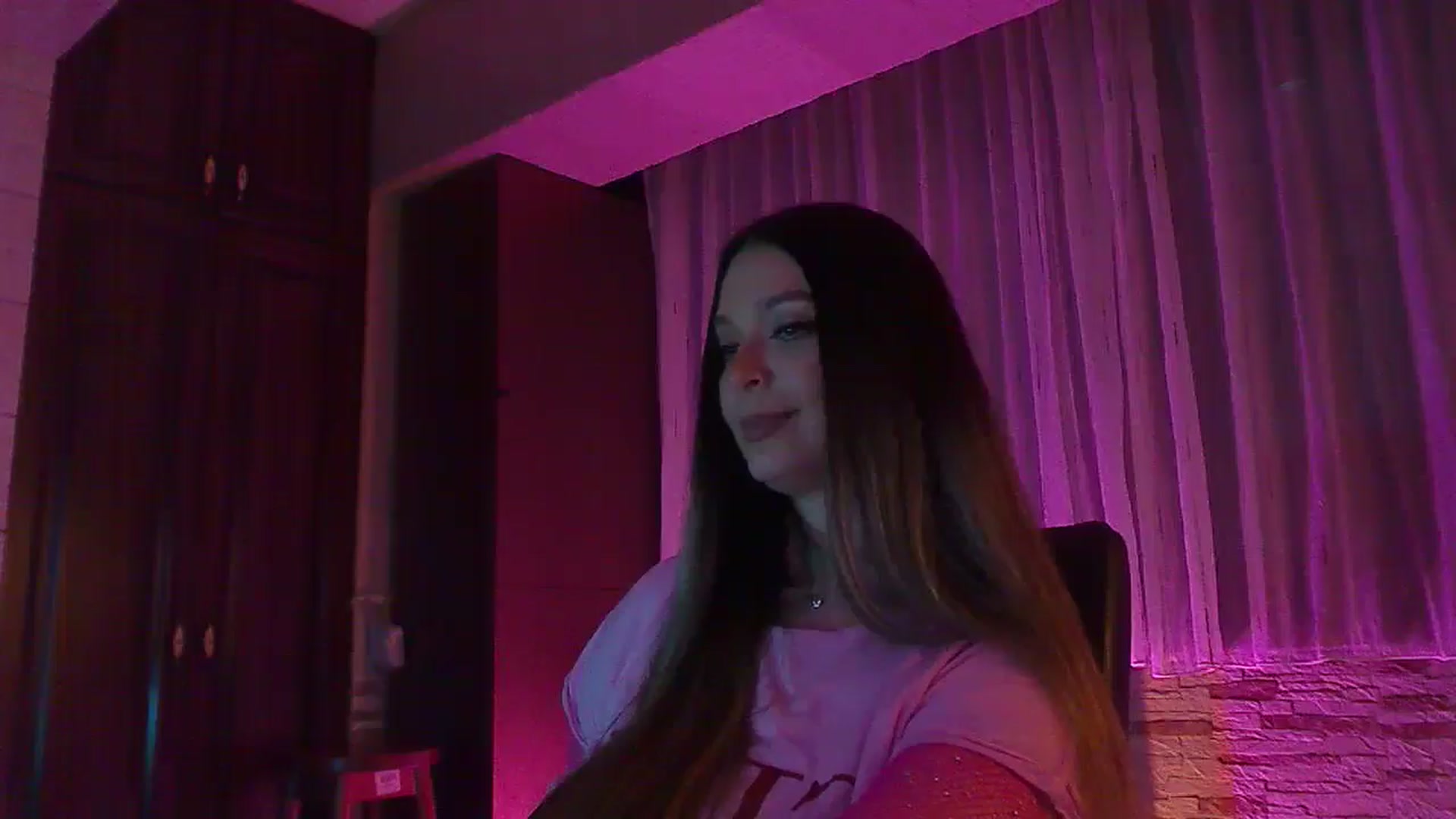 Gallery image thumbnail from No_bo_dy's myfreecams stream on, 04/25/2025, 23:38 image 16 of 20