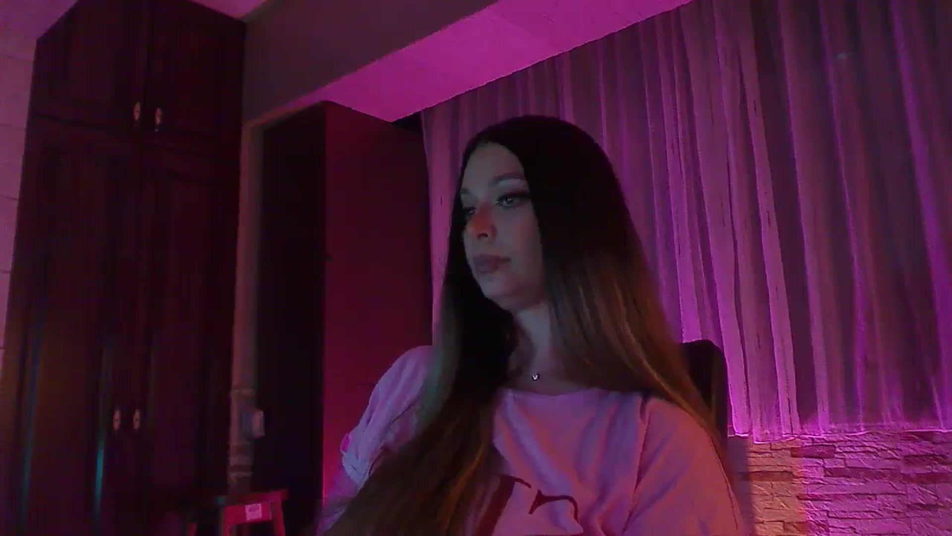Gallery image thumbnail from No_bo_dy's myfreecams stream on, 04/25/2025, 23:38 image 14 of 20