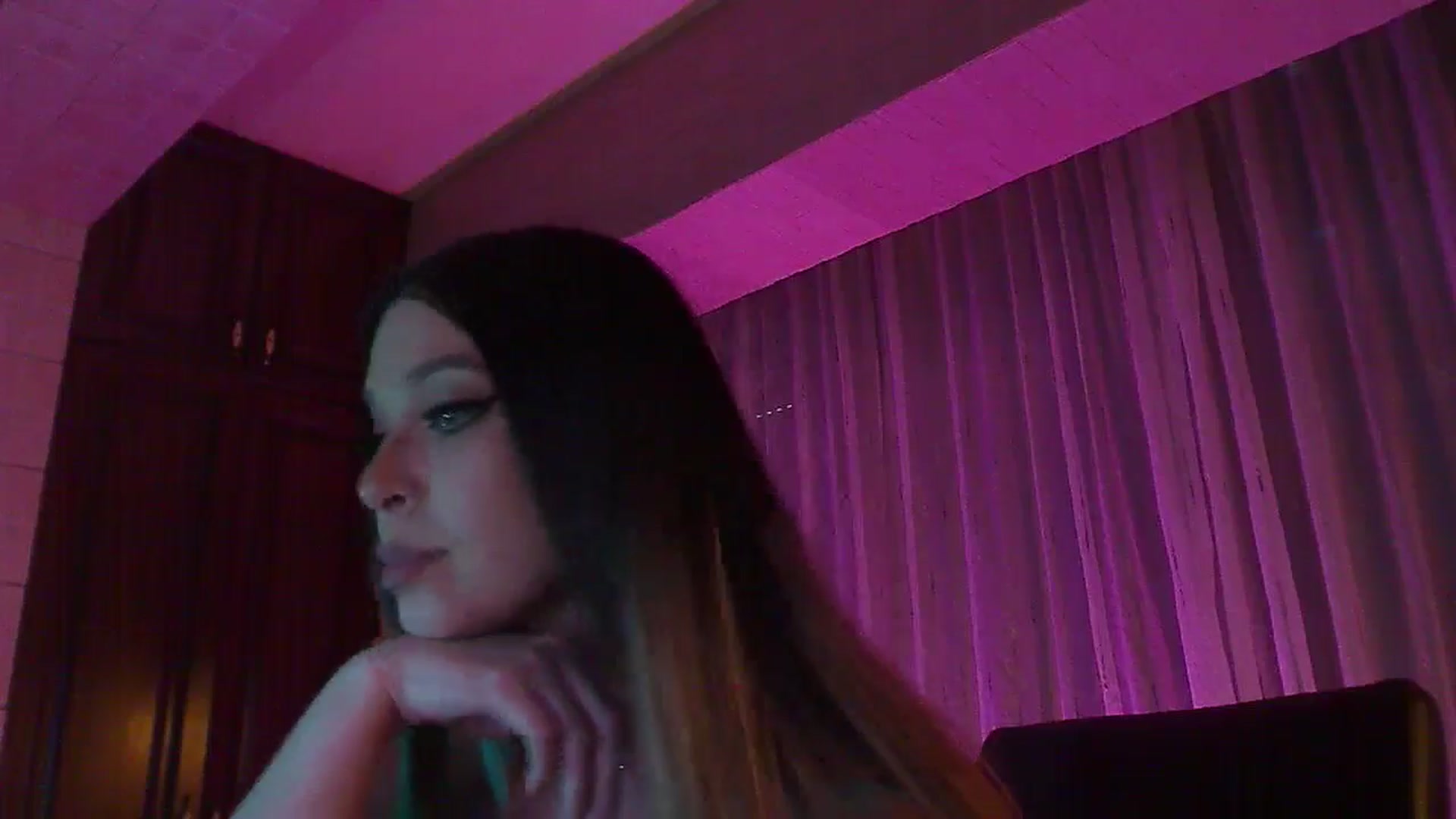 Gallery image thumbnail from No_bo_dy's myfreecams stream on, 04/27/2025, 04:25 image 18 of 20