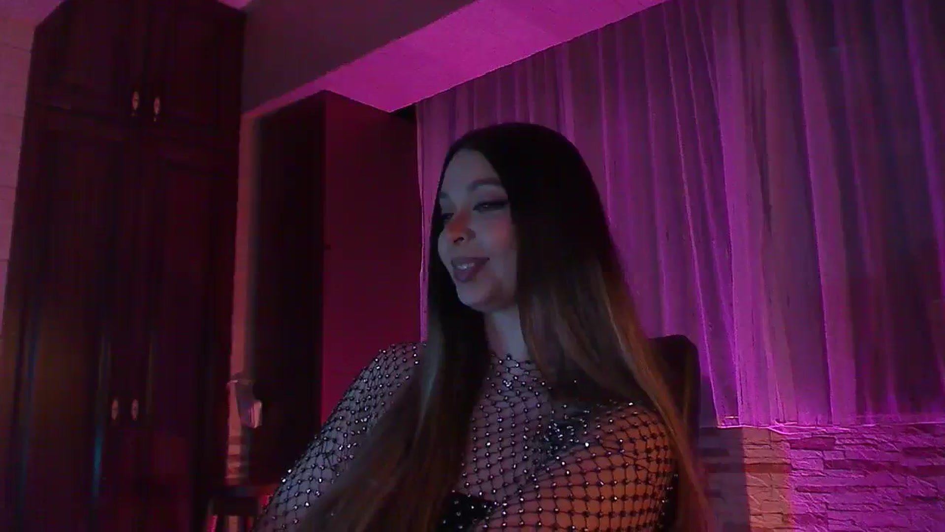 Gallery image thumbnail from No_bo_dy's myfreecams stream on, 04/28/2025, 24:00 image 2 of 20