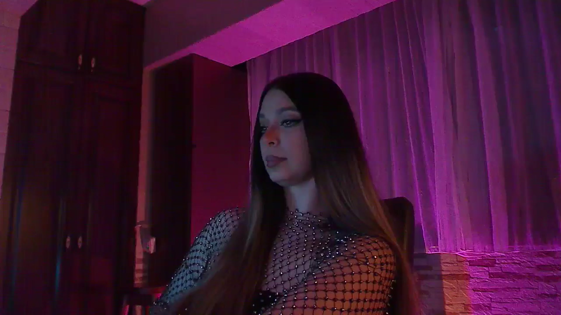 Gallery image thumbnail from No_bo_dy's myfreecams stream on, 04/28/2025, 24:00 image 11 of 20
