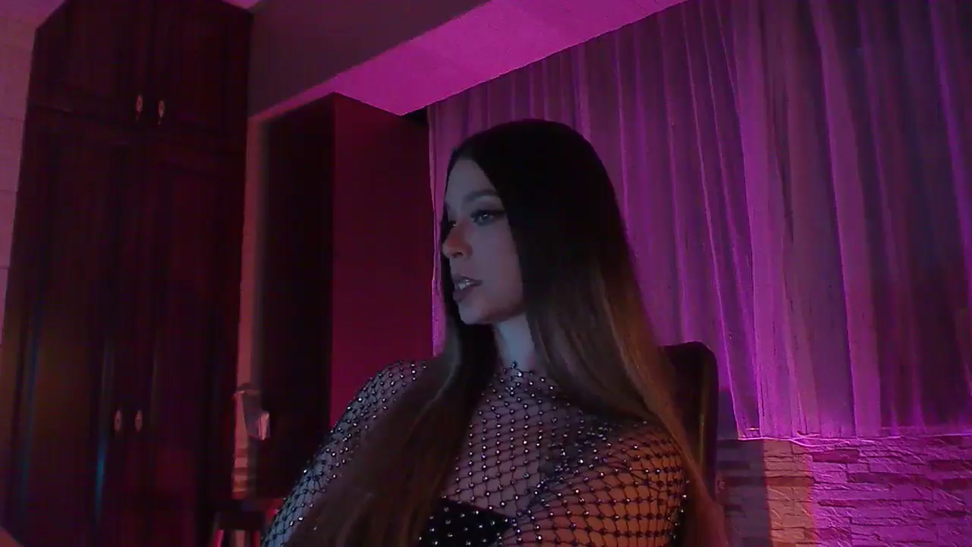Gallery image thumbnail from No_bo_dy's myfreecams stream on, 04/28/2025, 24:00 image 3 of 20