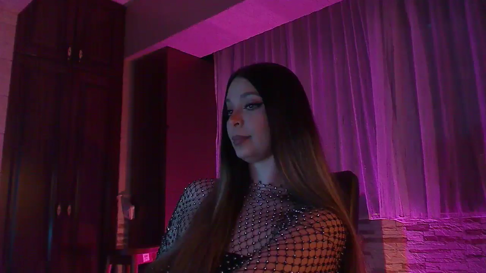Gallery image thumbnail from No_bo_dy's myfreecams stream on, 04/28/2025, 24:00 image 15 of 20