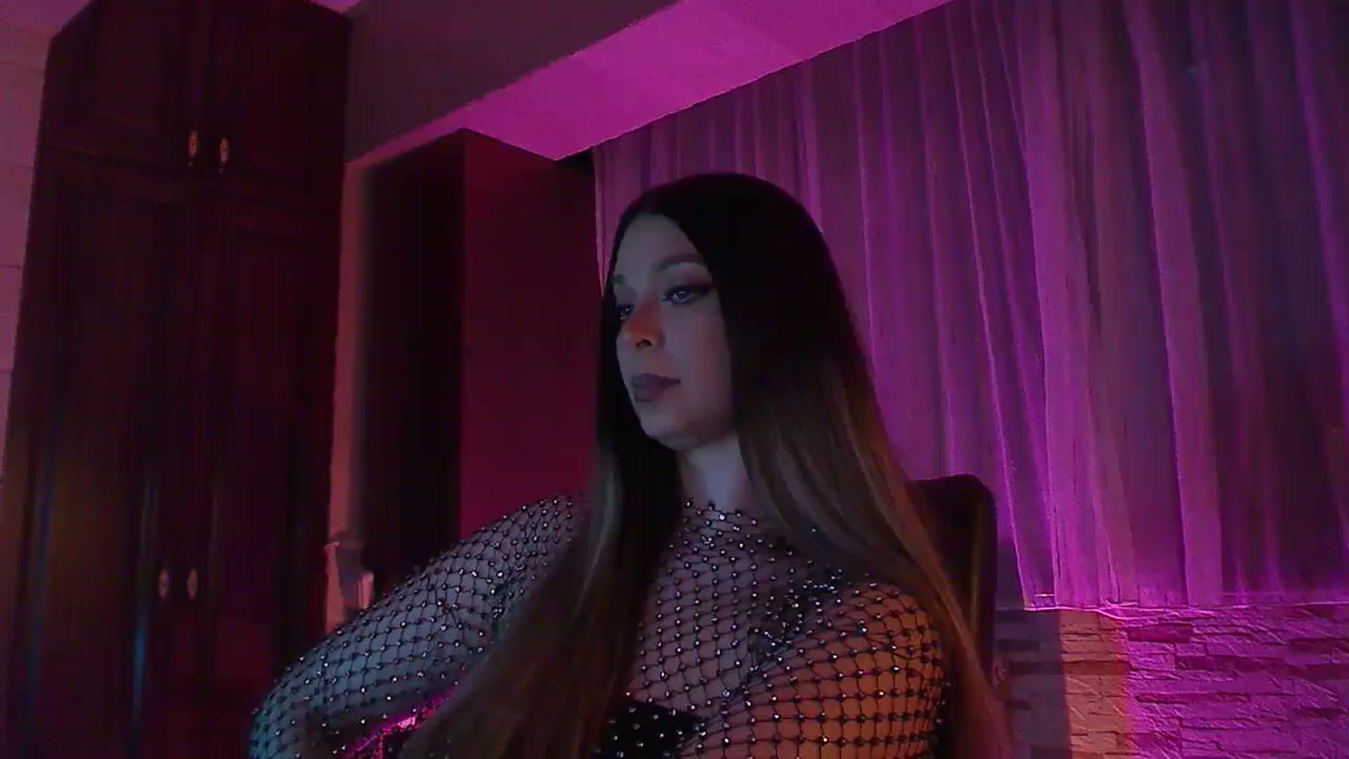 Gallery image thumbnail from No_bo_dy's myfreecams stream on, 04/28/2025, 24:00 image 7 of 20