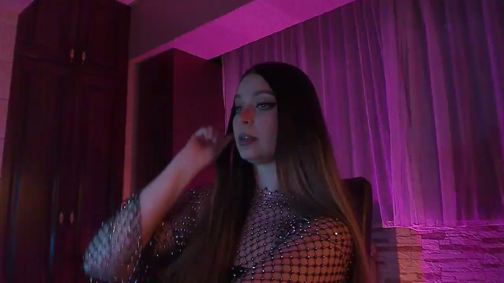 Gallery image thumbnail from No_bo_dy's myfreecams stream on, 04/28/2025, 24:00 image 14 of 20