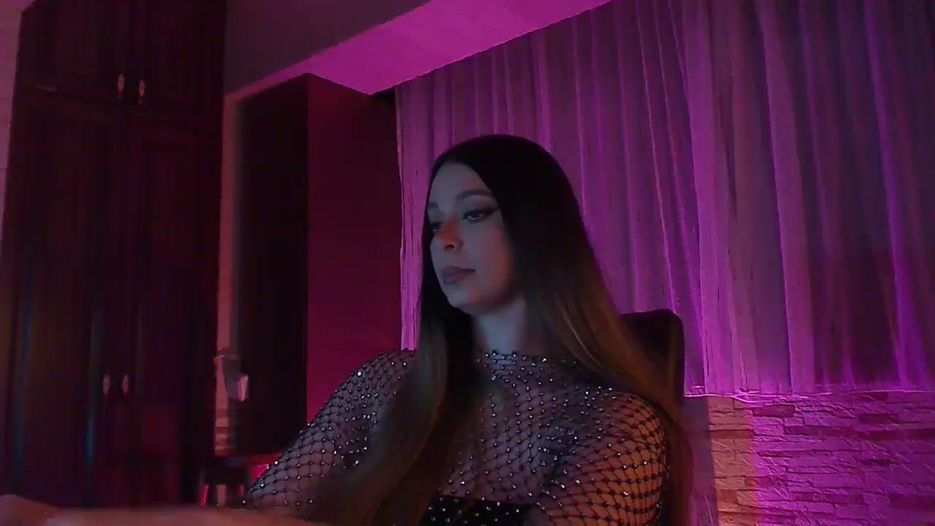 Gallery image thumbnail from No_bo_dy's myfreecams stream on, 04/28/2025, 01:36 image 16 of 20