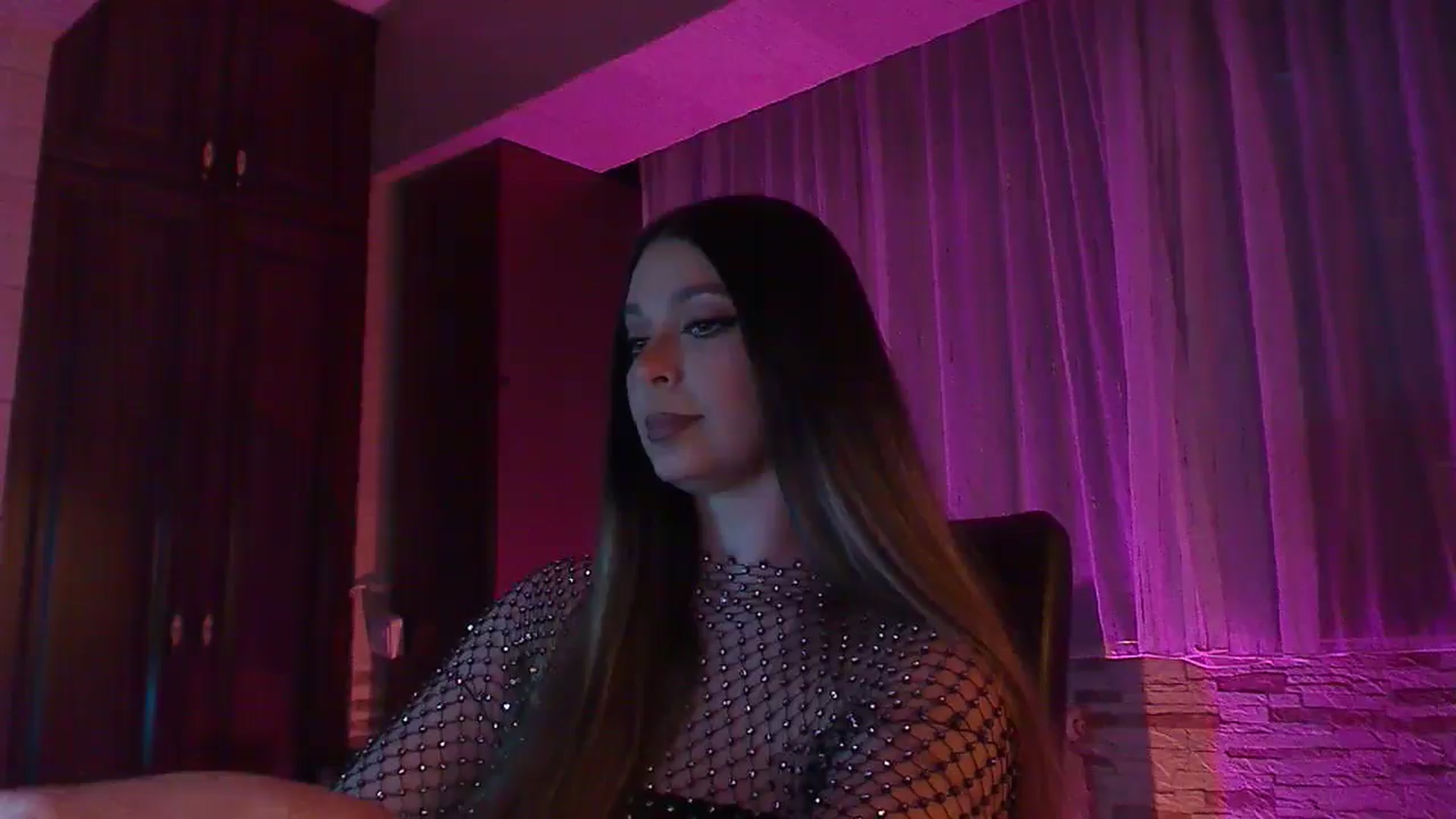 Gallery image thumbnail from No_bo_dy's myfreecams stream on, 04/28/2025, 01:36 image 1 of 20