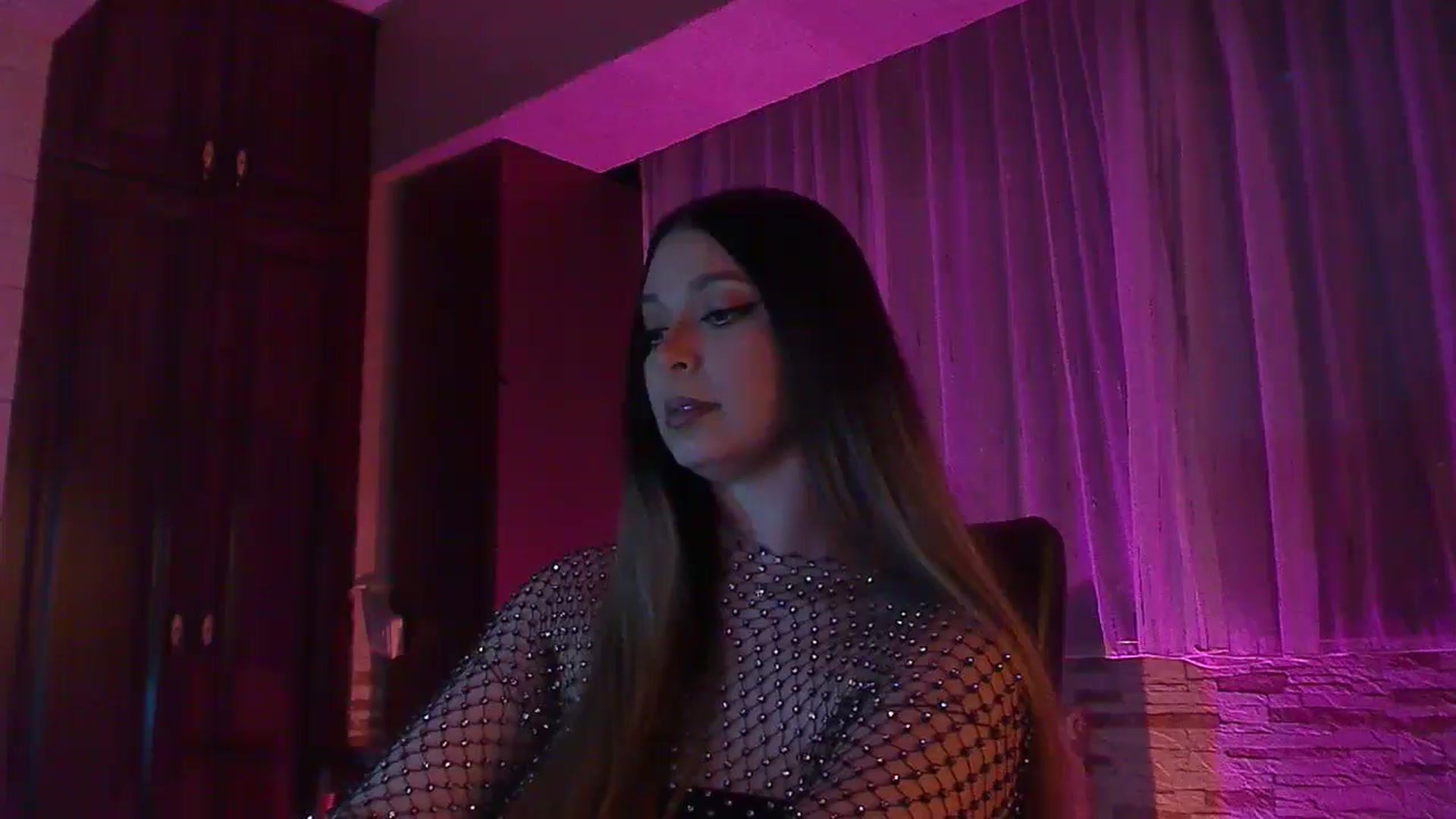 Gallery image thumbnail from No_bo_dy's myfreecams stream on, 04/28/2025, 01:36 image 3 of 20