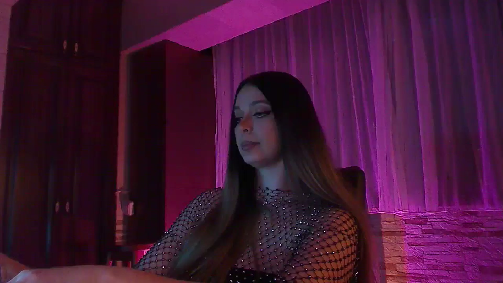 Gallery image thumbnail from No_bo_dy's myfreecams stream on, 04/28/2025, 01:36 image 20 of 20