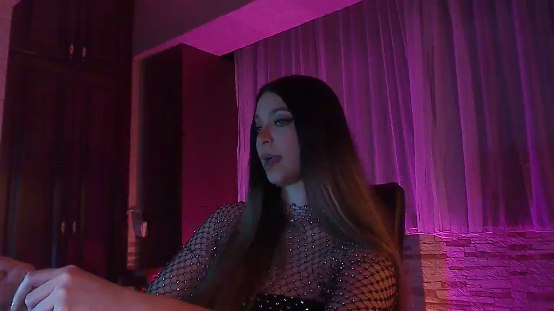 Gallery image thumbnail from No_bo_dy's myfreecams stream on, 04/28/2025, 01:36 image 13 of 20