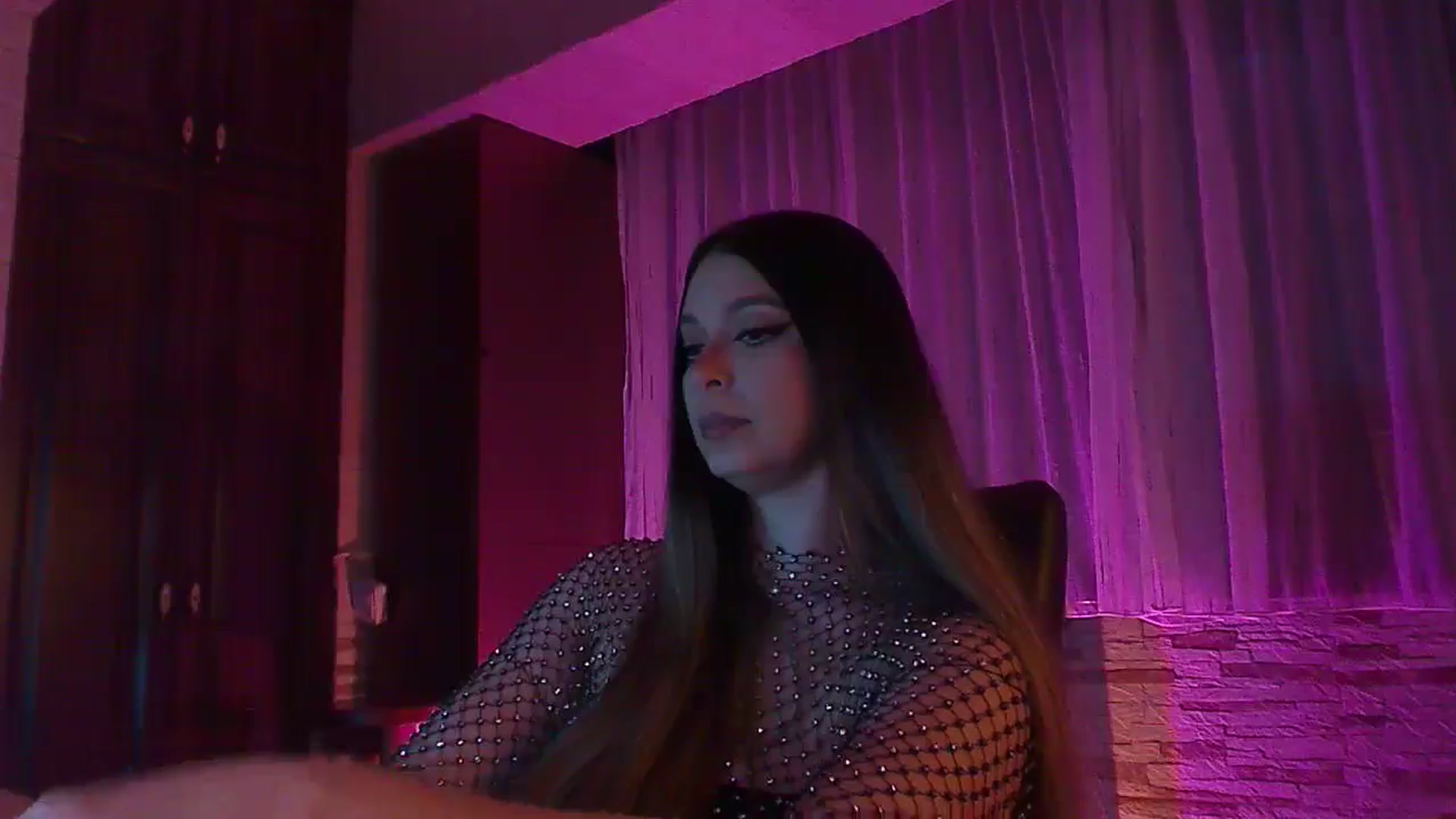 Gallery image thumbnail from No_bo_dy's myfreecams stream on, 04/28/2025, 02:06 image 5 of 20