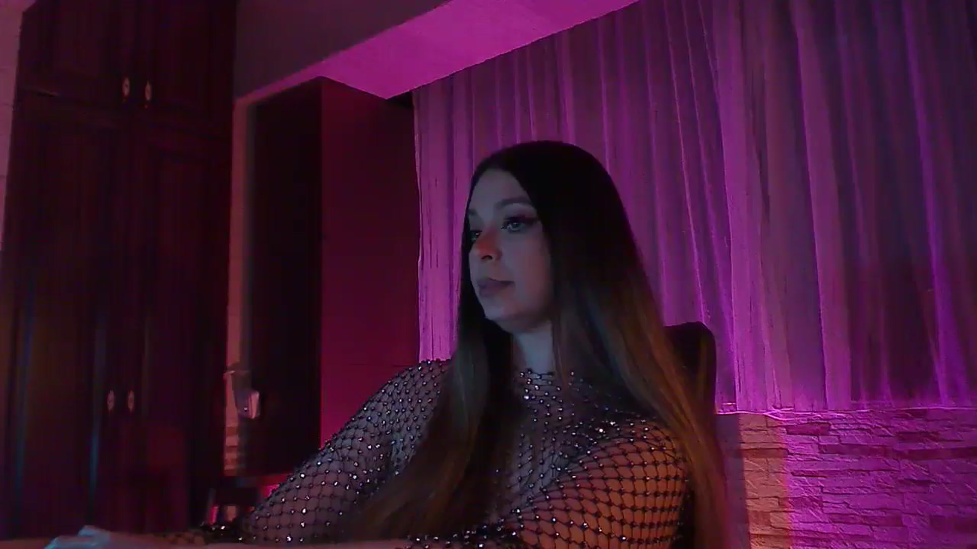Gallery image thumbnail from No_bo_dy's myfreecams stream on, 04/28/2025, 02:06 image 6 of 20