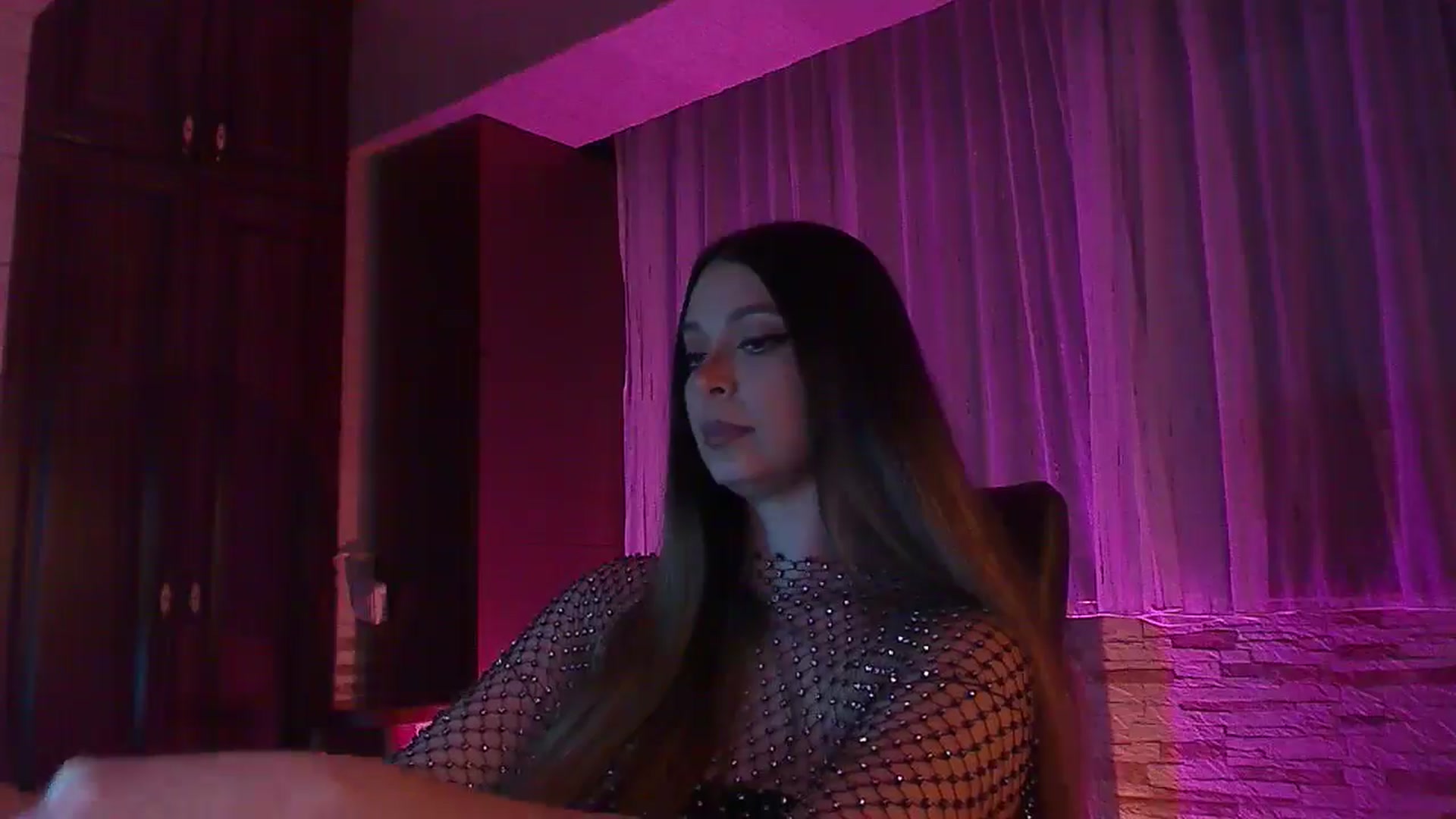 Gallery image thumbnail from No_bo_dy's myfreecams stream on, 04/28/2025, 02:06 image 13 of 20