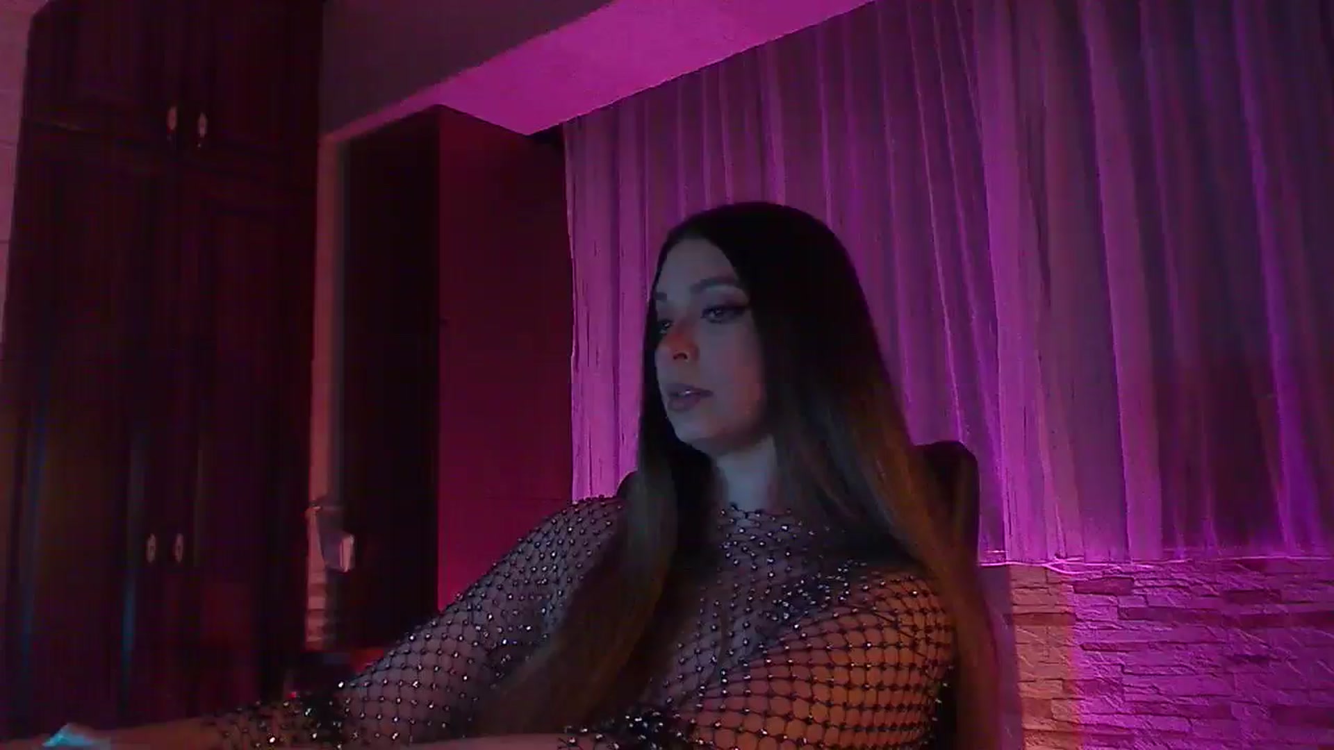 Gallery image thumbnail from No_bo_dy's myfreecams stream on, 04/28/2025, 02:06 image 12 of 20