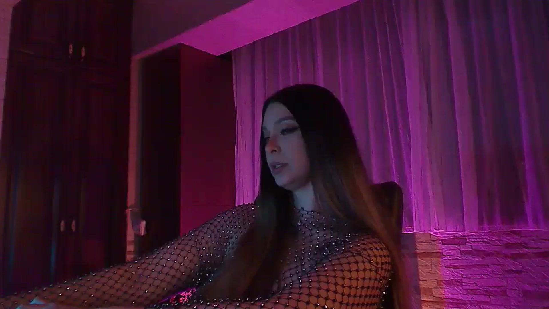 Gallery image thumbnail from No_bo_dy's myfreecams stream on, 04/28/2025, 02:06 image 17 of 20