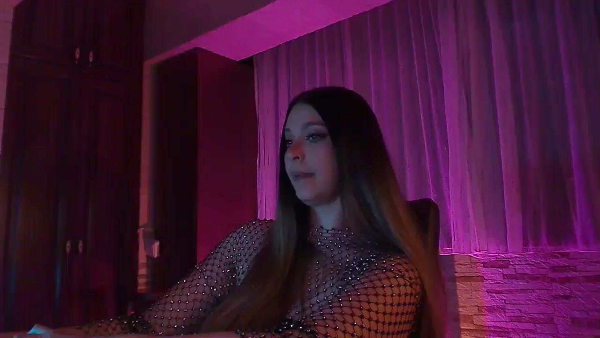 Gallery image thumbnail from No_bo_dy's myfreecams stream on, 04/28/2025, 02:06 image 1 of 20