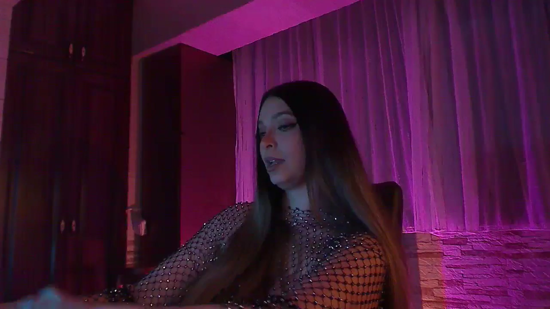 Gallery image thumbnail from No_bo_dy's myfreecams stream on, 04/28/2025, 02:06 image 3 of 20