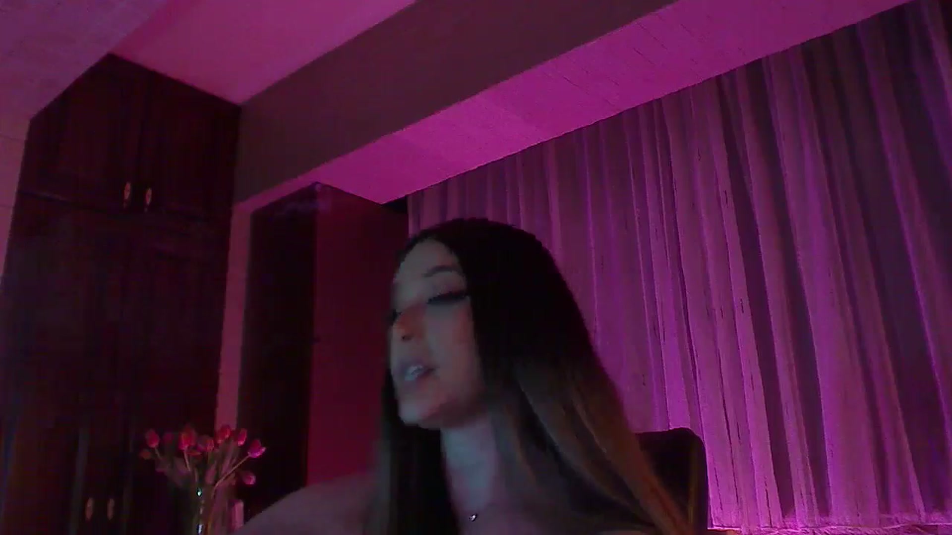 Gallery image thumbnail from No_bo_dy's myfreecams stream on, 05/10/2025, 01:00 image 14 of 20