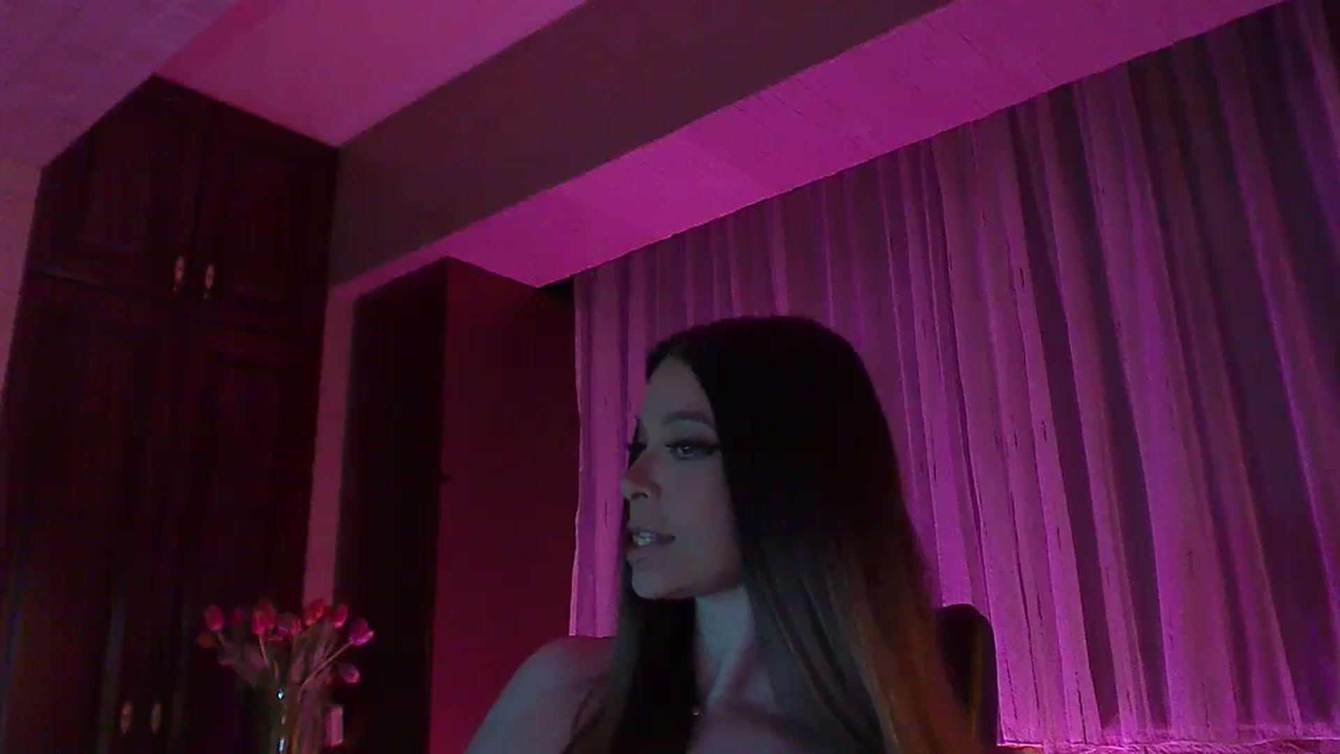 Gallery image thumbnail from No_bo_dy's myfreecams stream on, 05/10/2025, 01:00 image 13 of 20