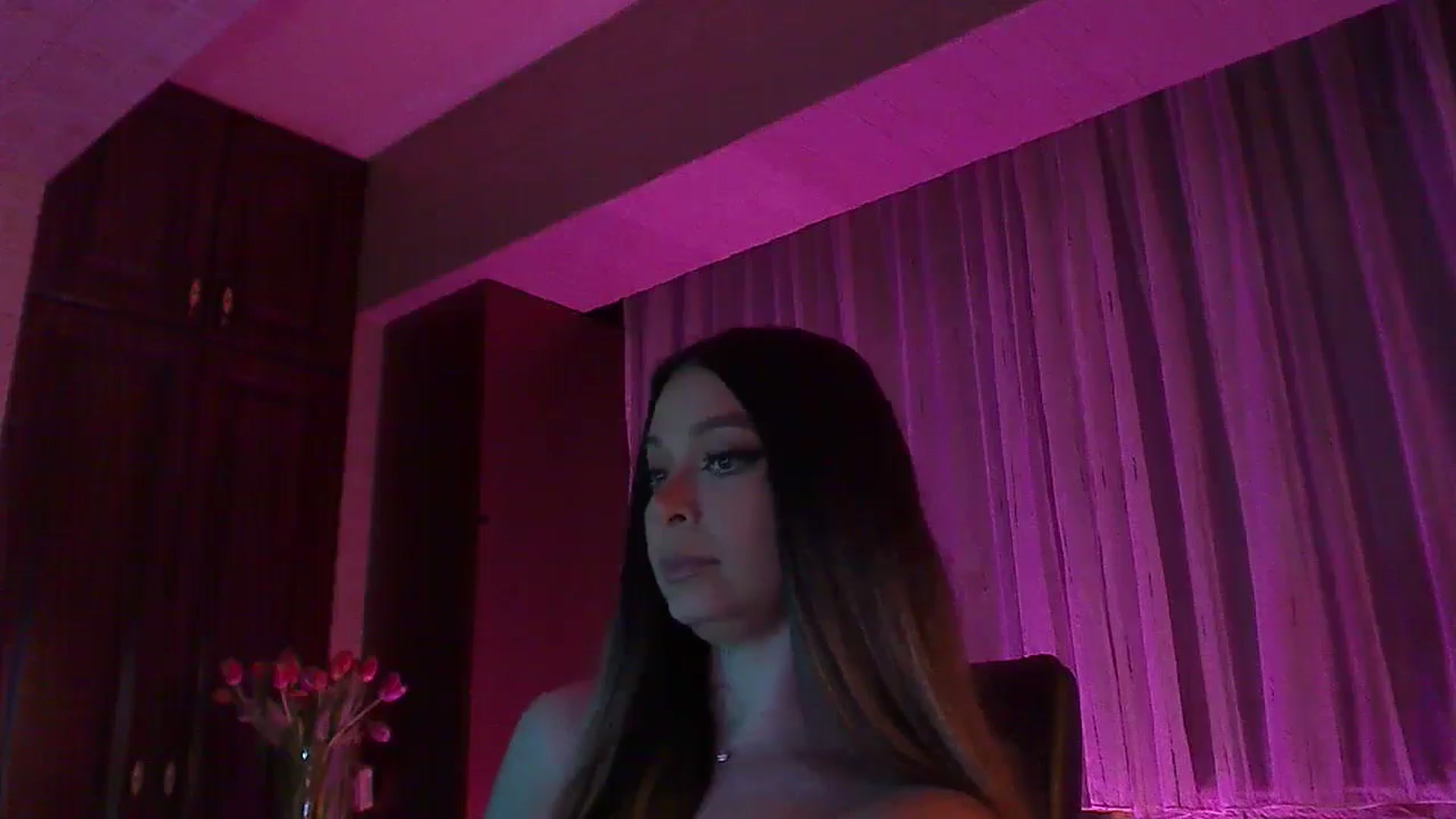 Gallery image thumbnail from No_bo_dy's myfreecams stream on, 05/10/2025, 01:00 image 11 of 20