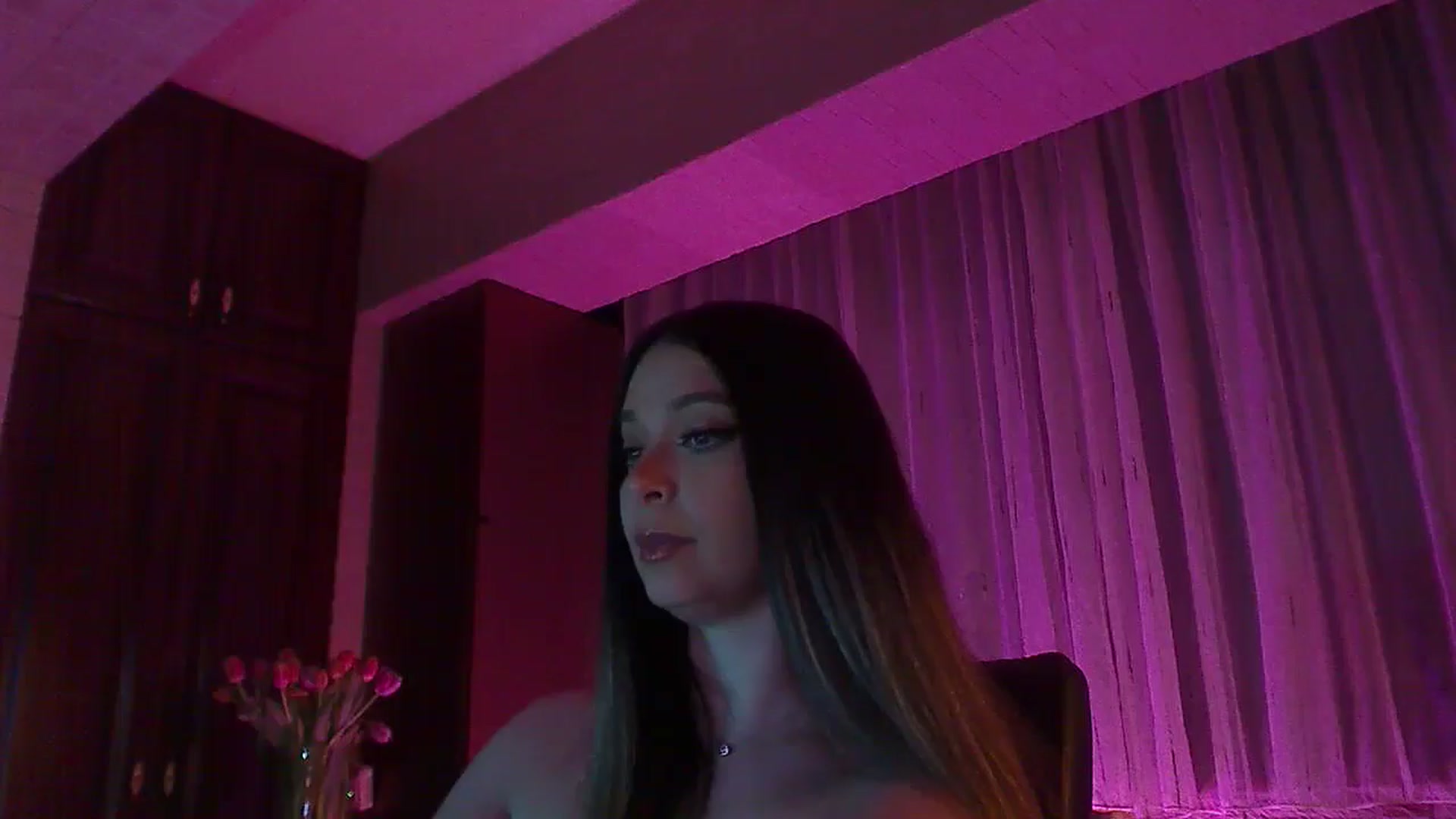Gallery image thumbnail from No_bo_dy's myfreecams stream on, 05/10/2025, 01:38 image 18 of 20