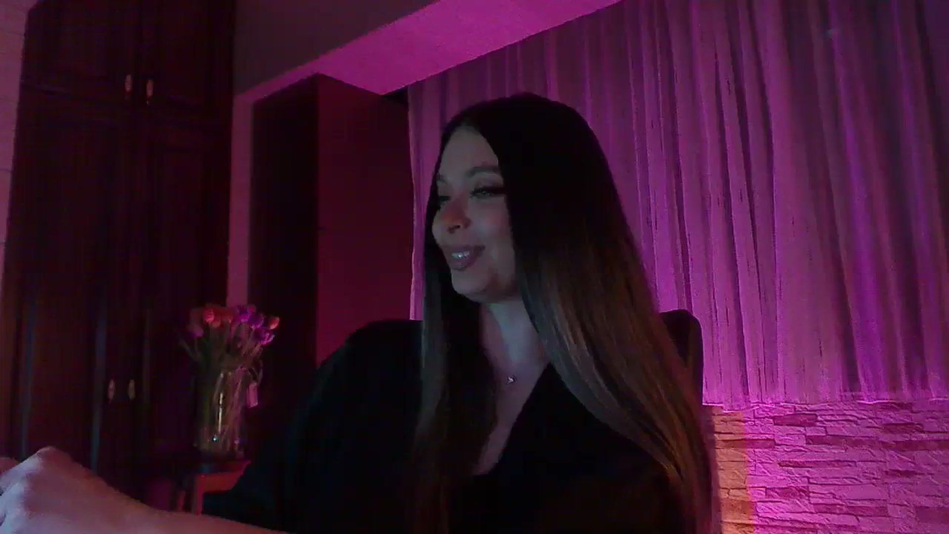 Gallery image thumbnail from No_bo_dy's myfreecams stream on, 05/11/2025, 24:02 image 7 of 20