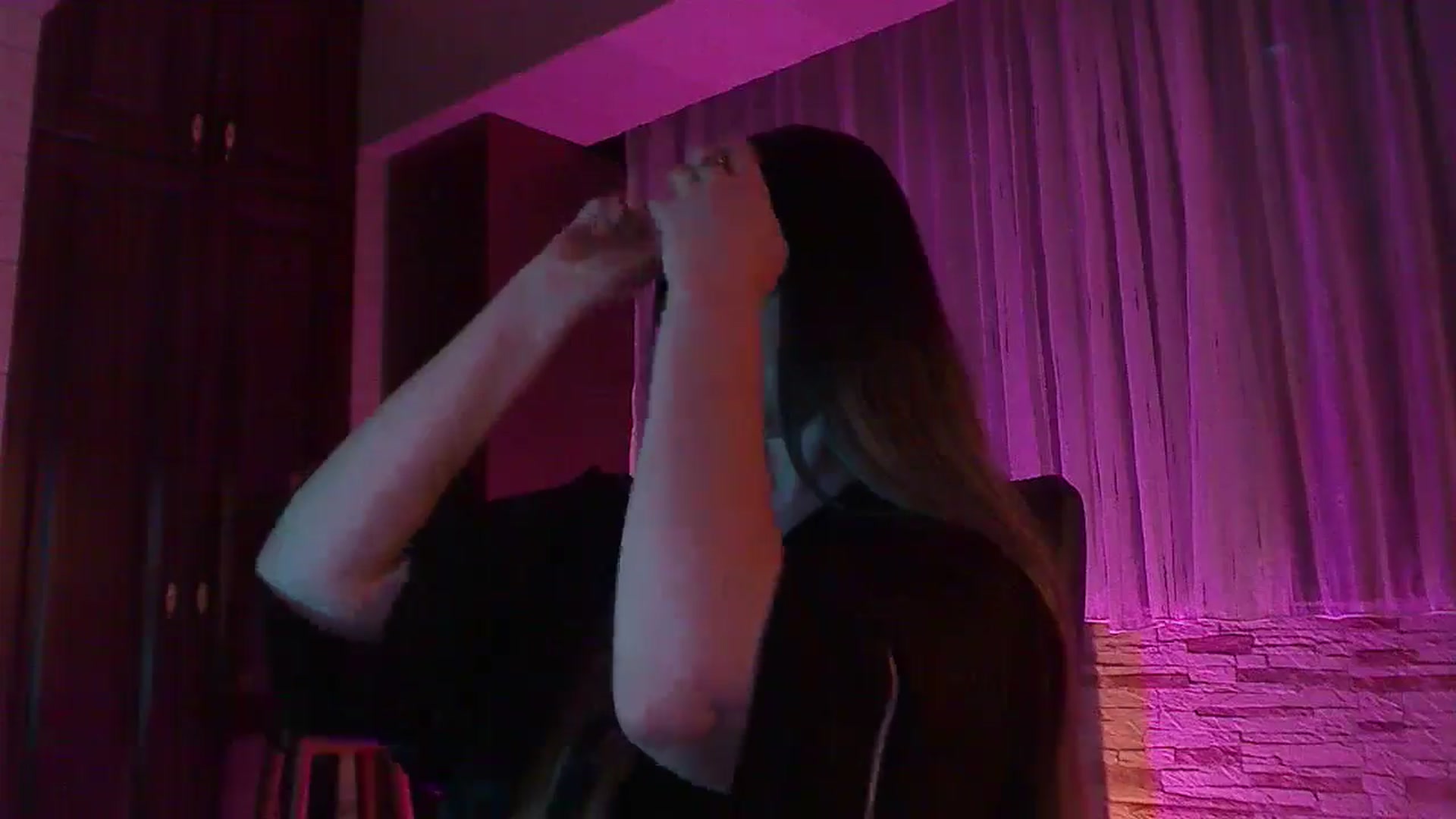 Gallery image thumbnail from No_bo_dy's myfreecams stream on, 05/11/2025, 24:02 image 18 of 20