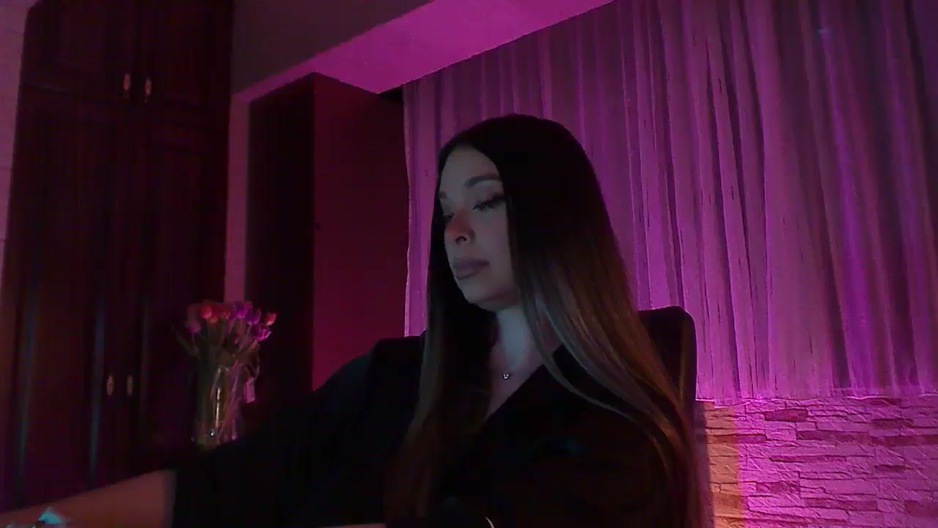 Gallery image thumbnail from No_bo_dy's myfreecams stream on, 05/11/2025, 24:02 image 10 of 20