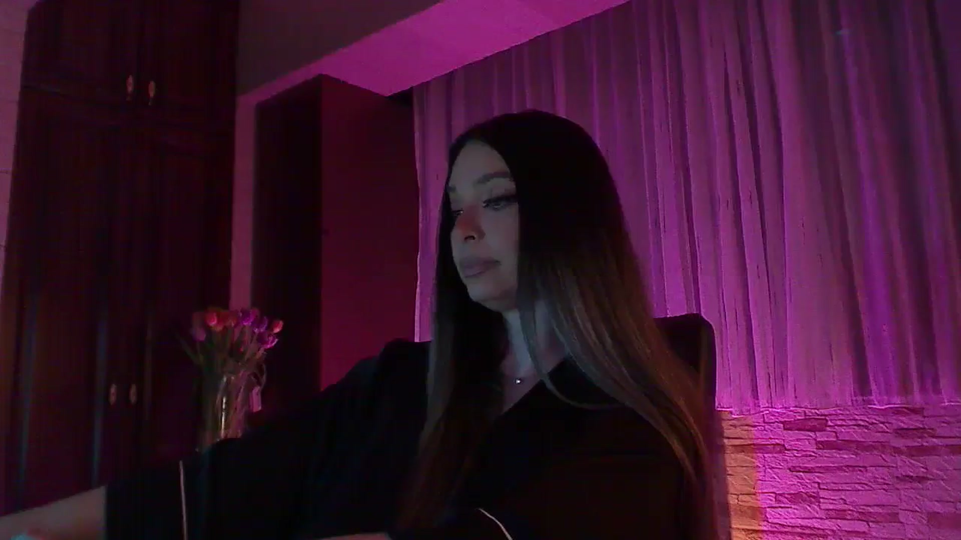 Gallery image thumbnail from No_bo_dy's myfreecams stream on, 05/11/2025, 24:02 image 14 of 20