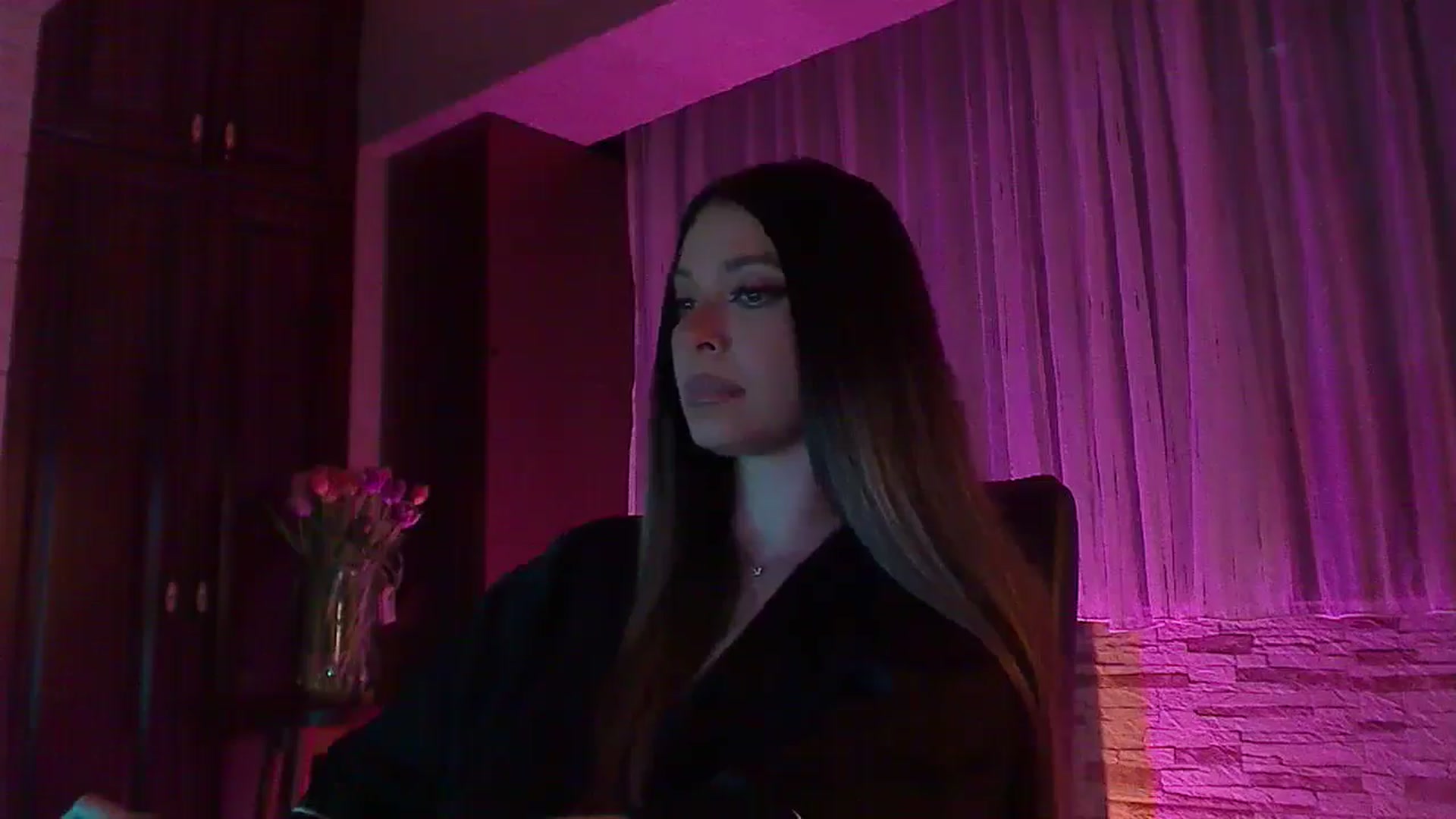 Gallery image thumbnail from No_bo_dy's myfreecams stream on, 05/11/2025, 24:02 image 6 of 20