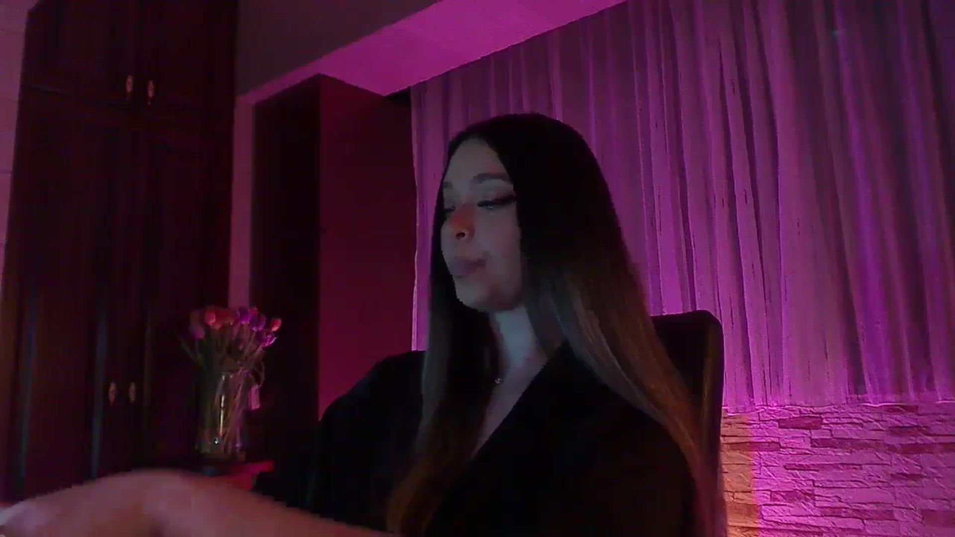 Gallery image thumbnail from No_bo_dy's myfreecams stream on, 05/11/2025, 01:24 image 6 of 20