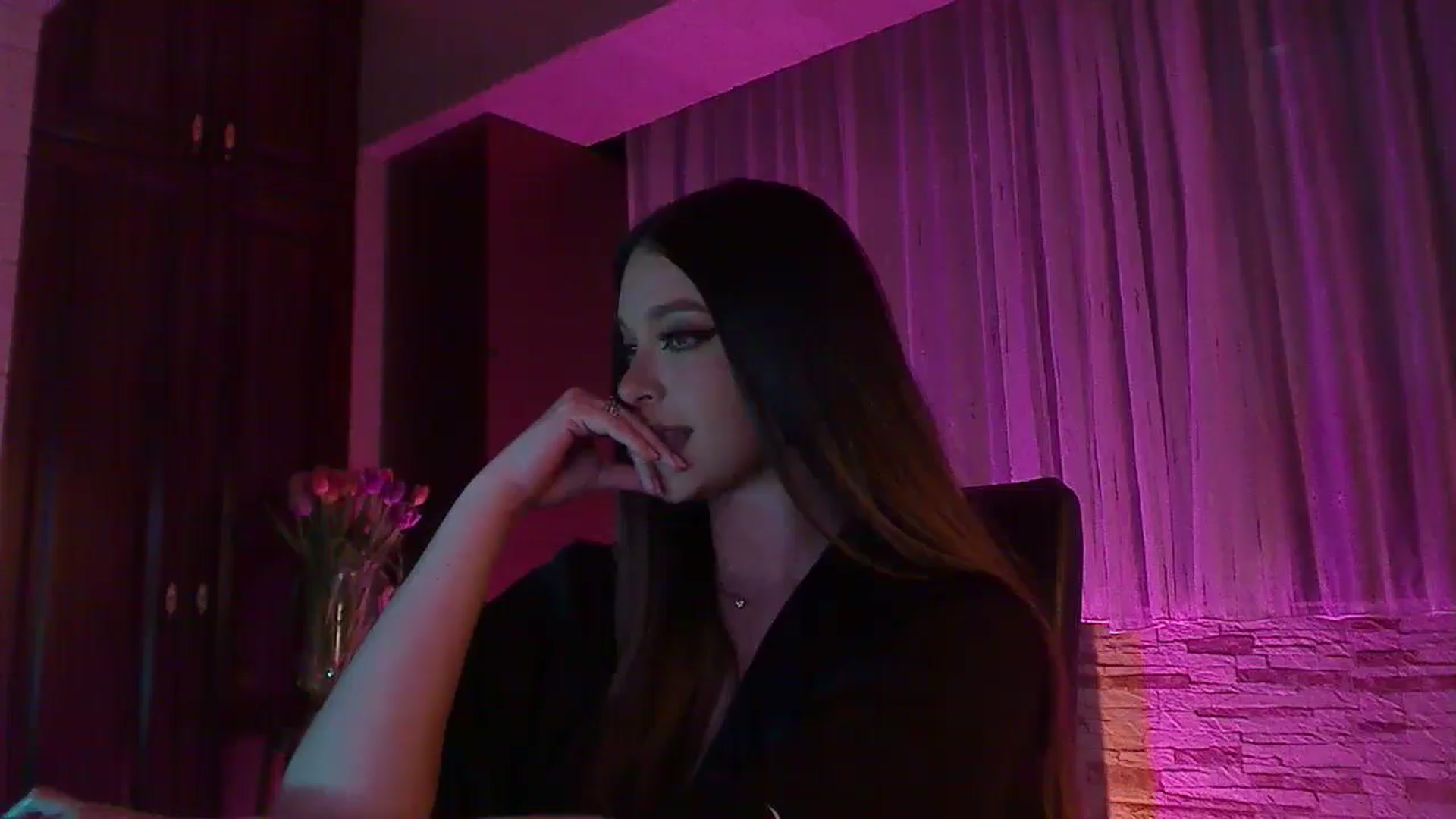 Gallery image thumbnail from No_bo_dy's myfreecams stream on, 05/11/2025, 01:24 image 12 of 20