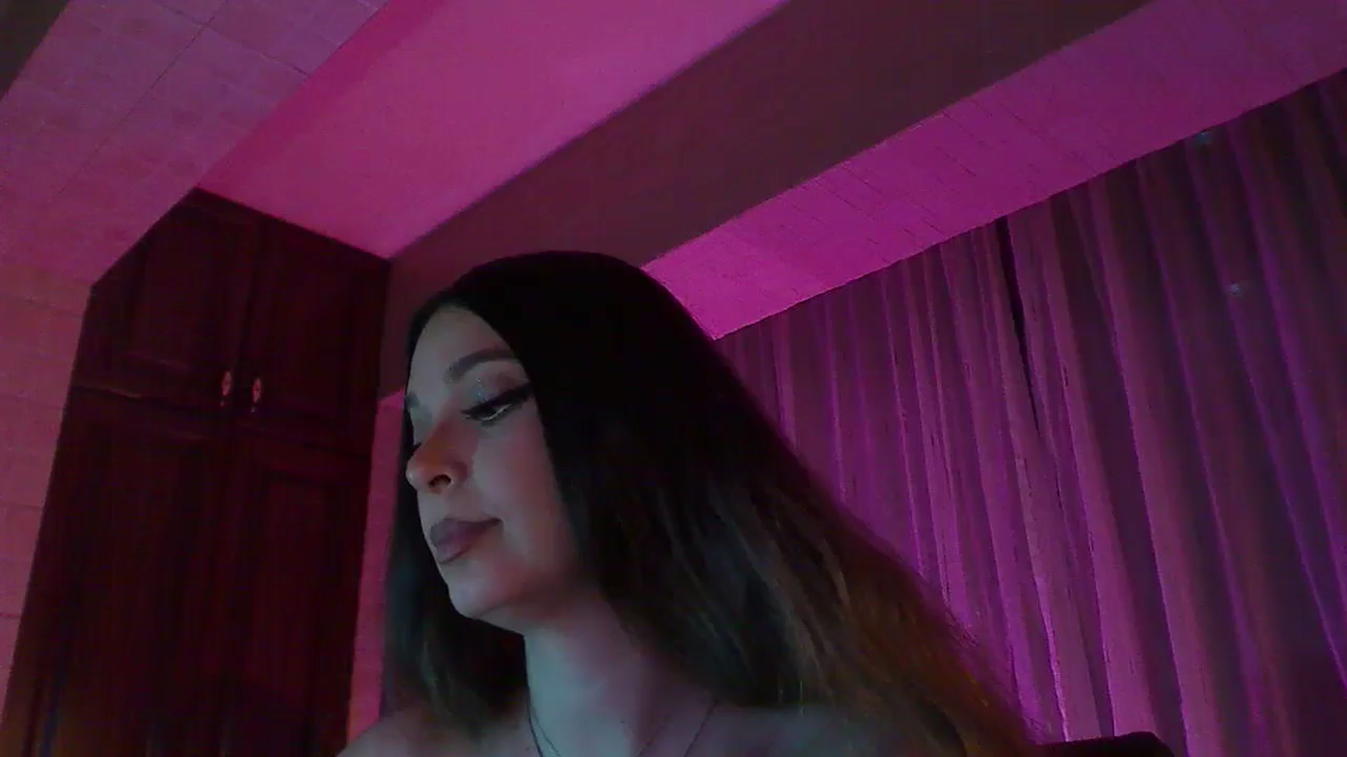 Gallery image thumbnail from No_bo_dy's myfreecams stream on, 05/17/2025, 02:24 image 13 of 20