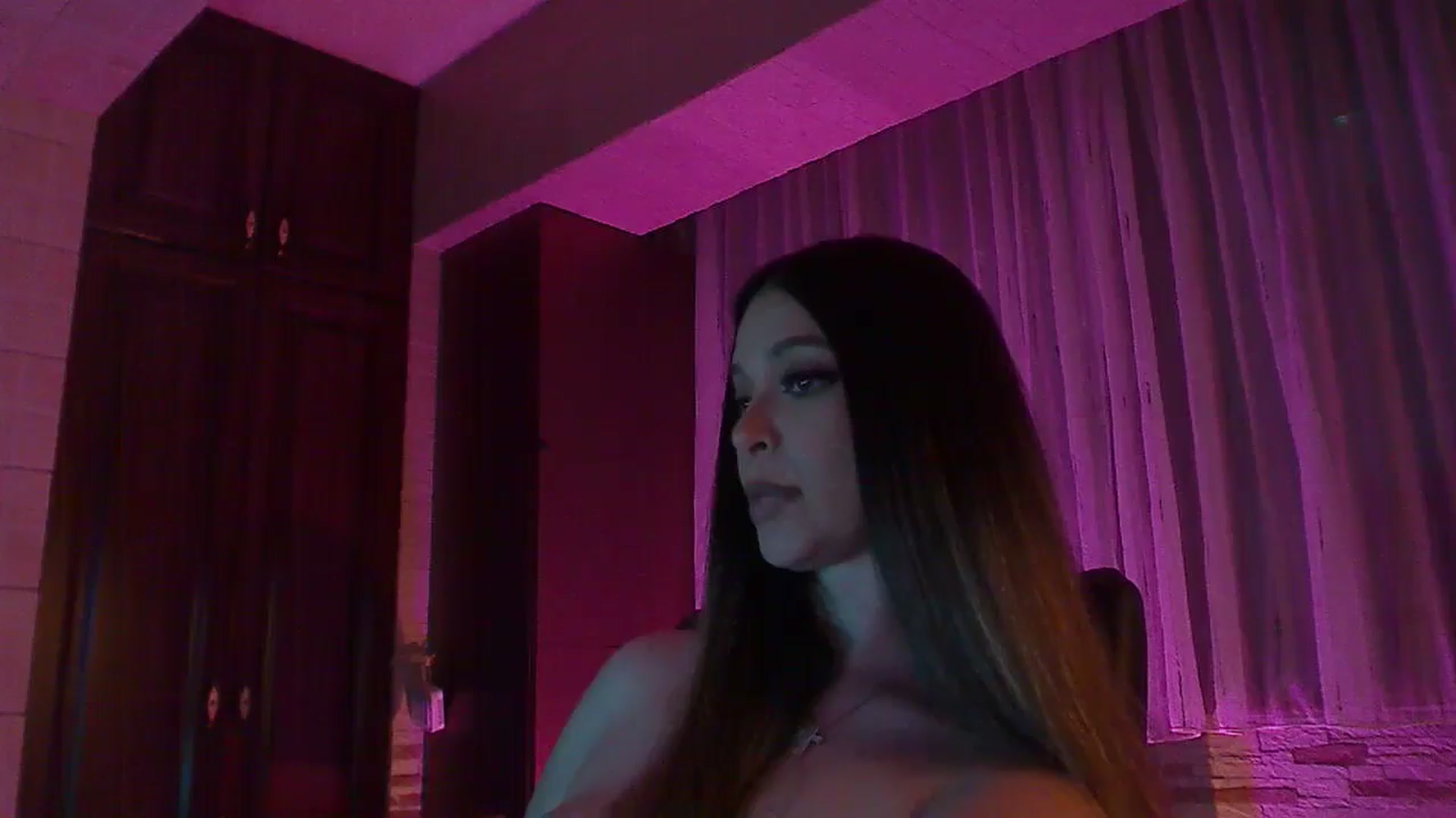Gallery image thumbnail from No_bo_dy's myfreecams stream on, 05/18/2025, 02:28 image 6 of 20