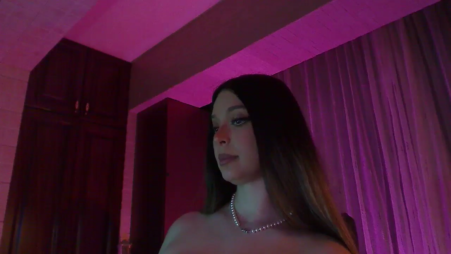 Gallery image thumbnail from No_bo_dy's myfreecams stream on, 05/26/2025, 04:05 image 15 of 20