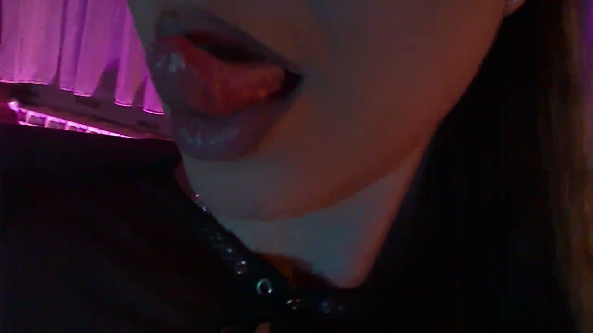 Gallery image thumbnail from No_bo_dy's myfreecams stream on, 06/01/2025, 03:31 image 15 of 20