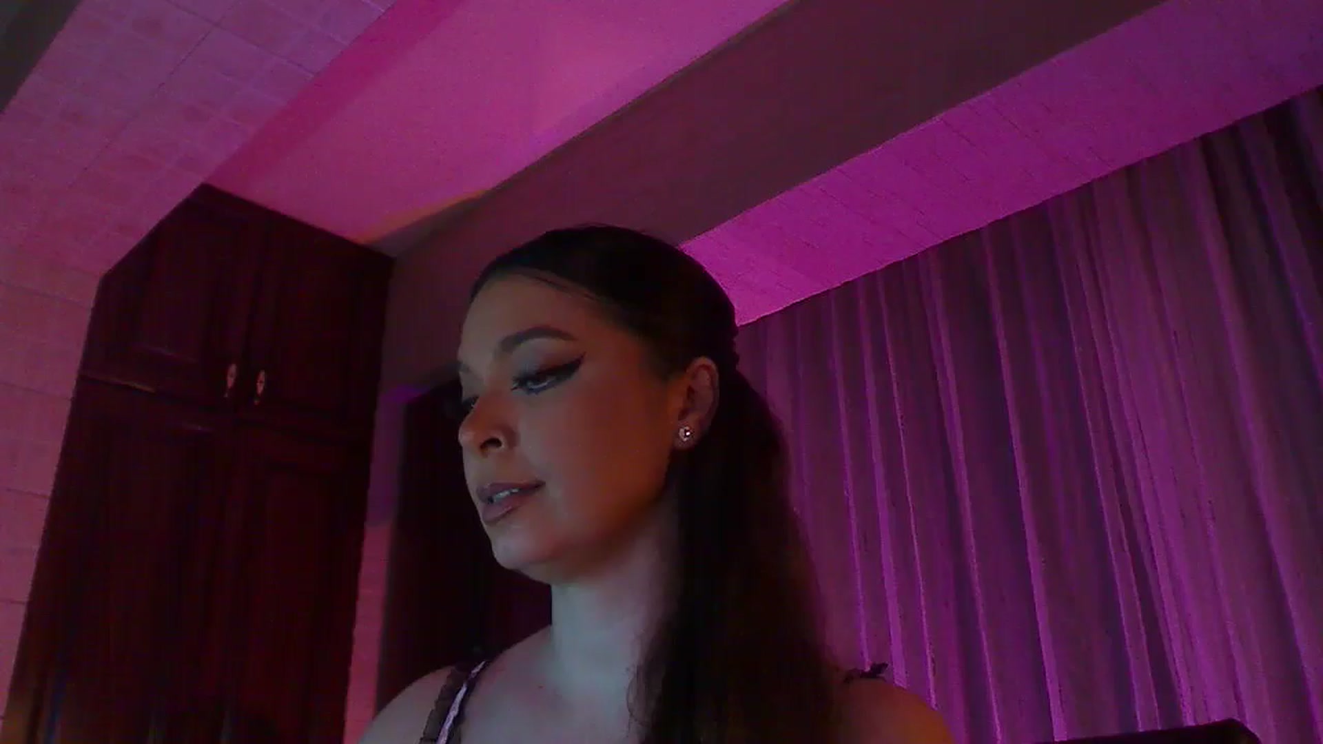 Gallery image thumbnail from No_bo_dy's myfreecams stream on, 06/07/2025, 01:04 image 20 of 20