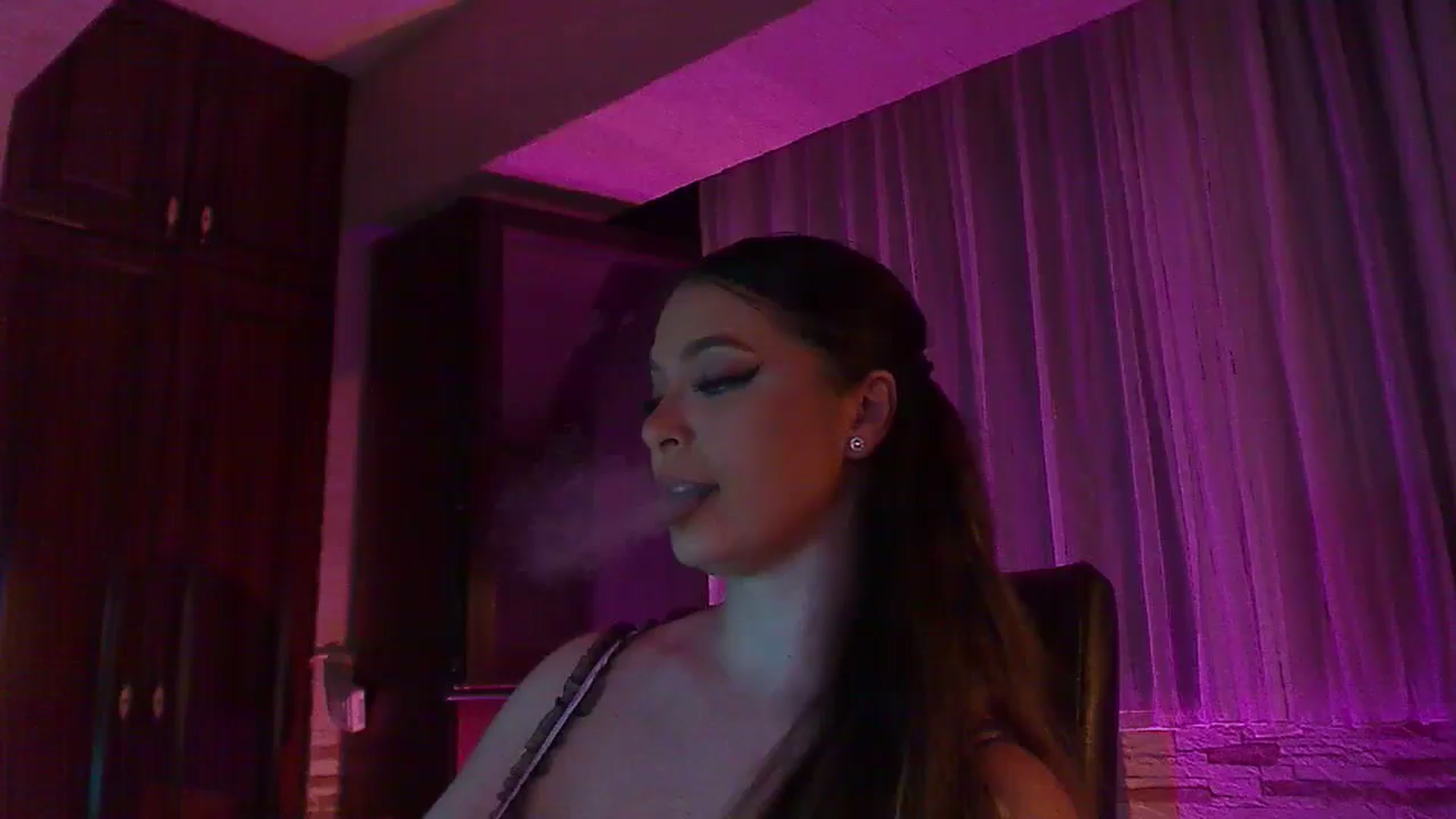 Gallery image thumbnail from No_bo_dy's myfreecams stream on, 06/07/2025, 01:04 image 1 of 20