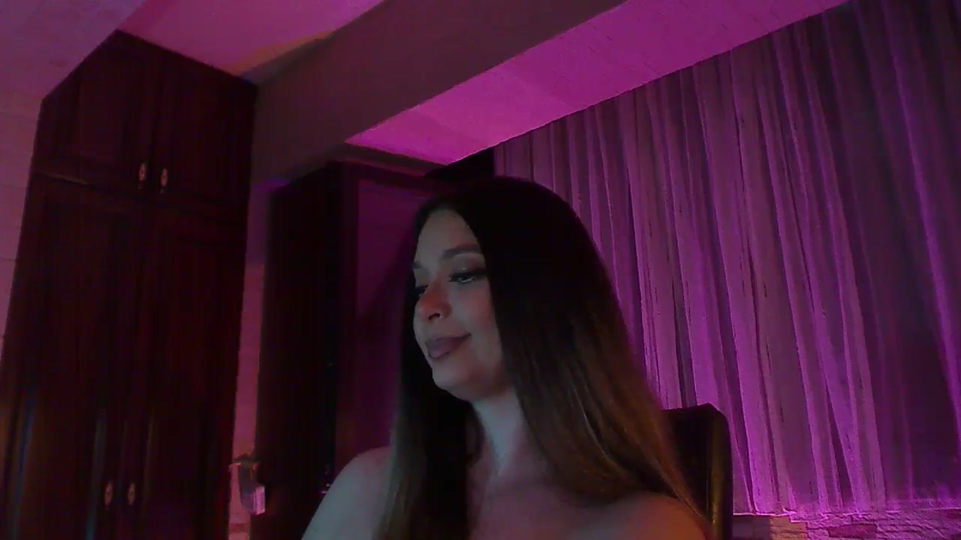 Gallery image thumbnail from No_bo_dy's myfreecams stream on, 06/08/2025, 24:57 image 13 of 20