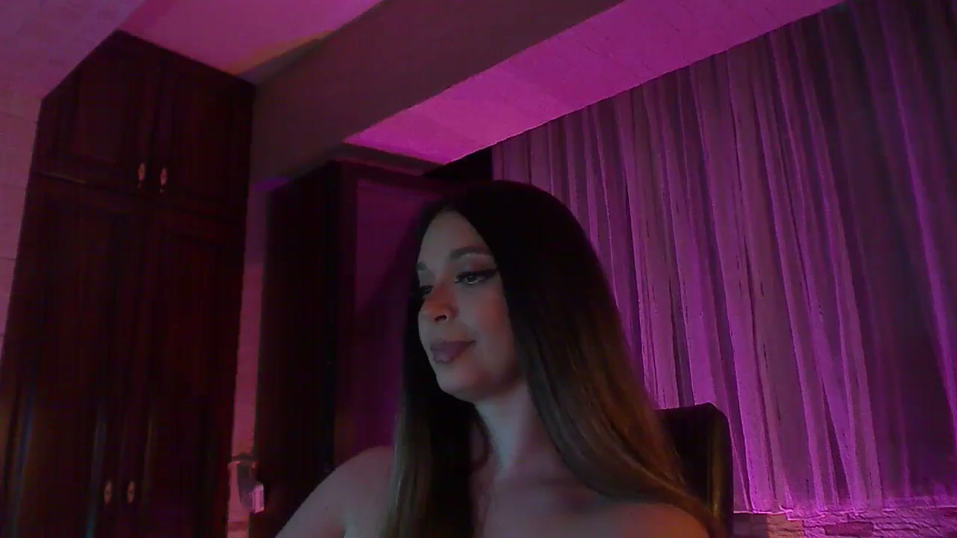 Gallery image thumbnail from No_bo_dy's myfreecams stream on, 06/08/2025, 24:57 image 16 of 20