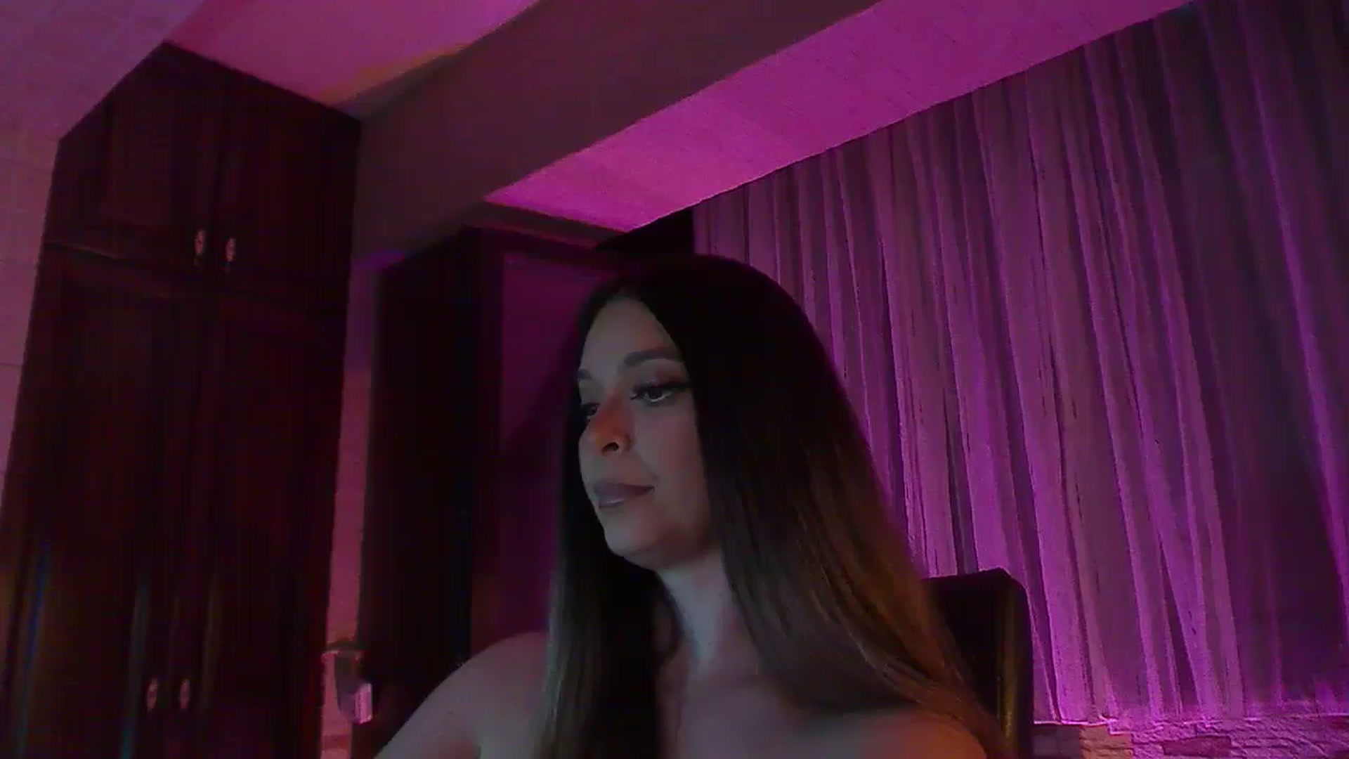Gallery image thumbnail from No_bo_dy's myfreecams stream on, 06/08/2025, 24:57 image 15 of 20