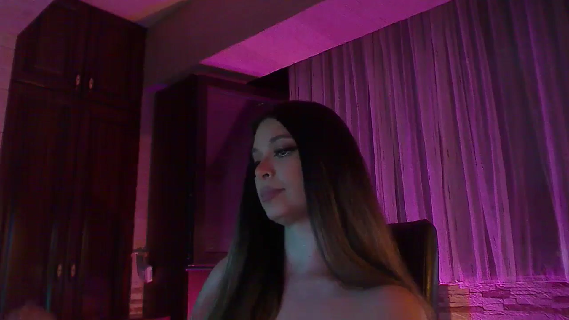 Gallery image thumbnail from No_bo_dy's myfreecams stream on, 06/08/2025, 03:08 image 8 of 20