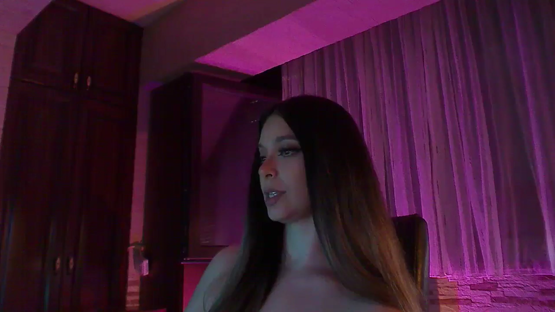 Gallery image thumbnail from No_bo_dy's myfreecams stream on, 06/08/2025, 03:08 image 12 of 20