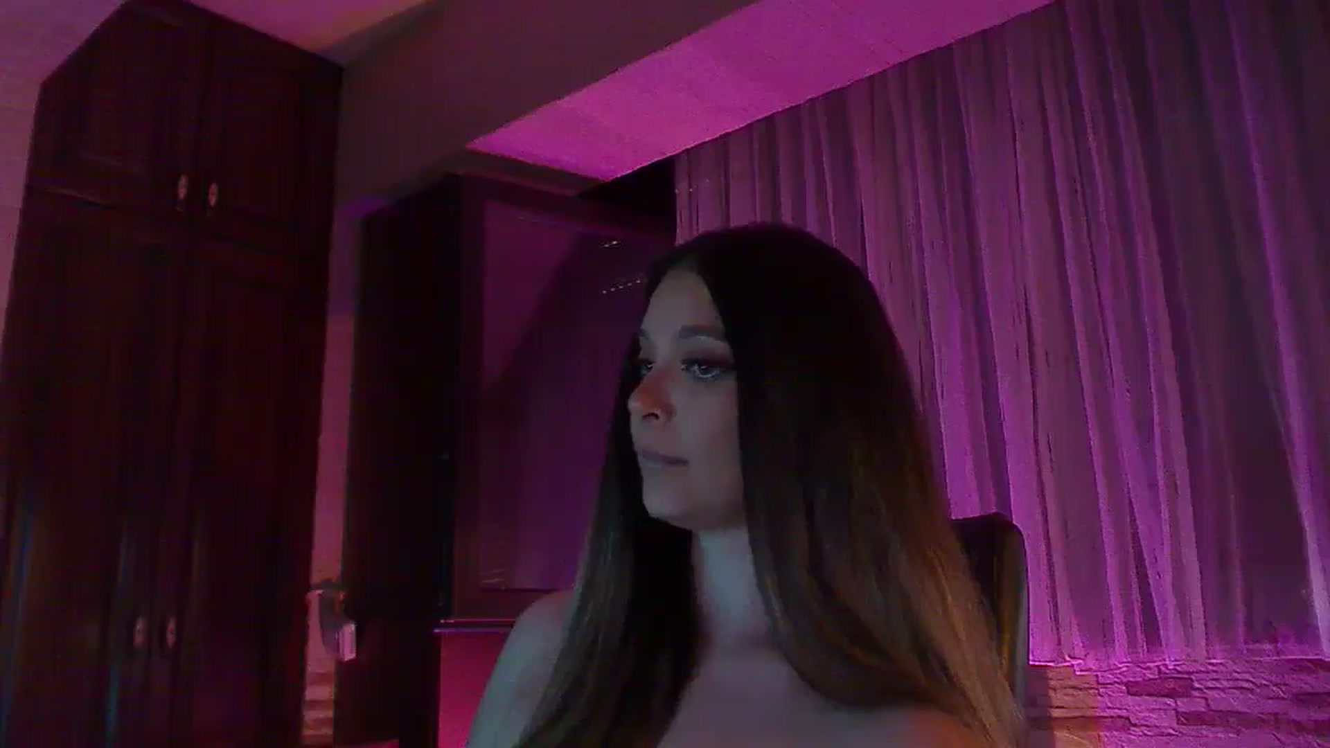 Gallery image thumbnail from No_bo_dy's myfreecams stream on, 06/08/2025, 03:08 image 11 of 20