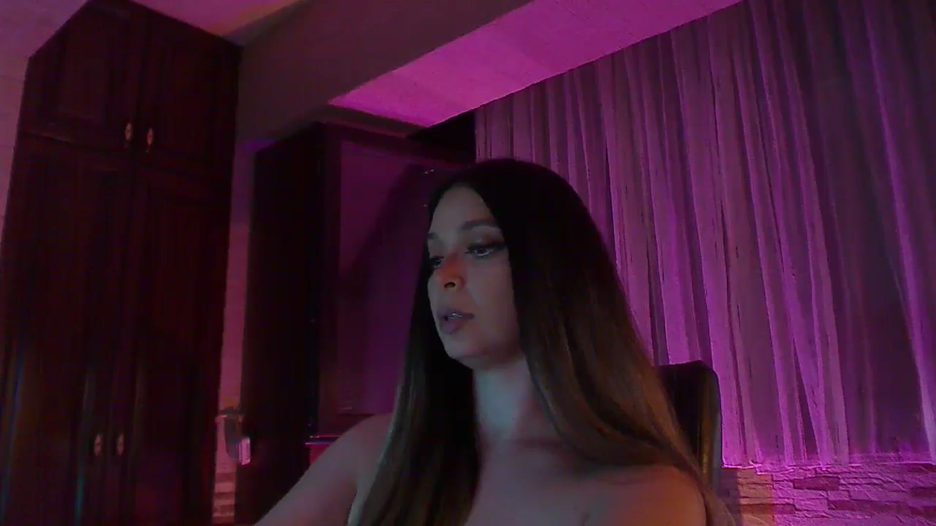 Gallery image thumbnail from No_bo_dy's myfreecams stream on, 06/08/2025, 03:08 image 9 of 20